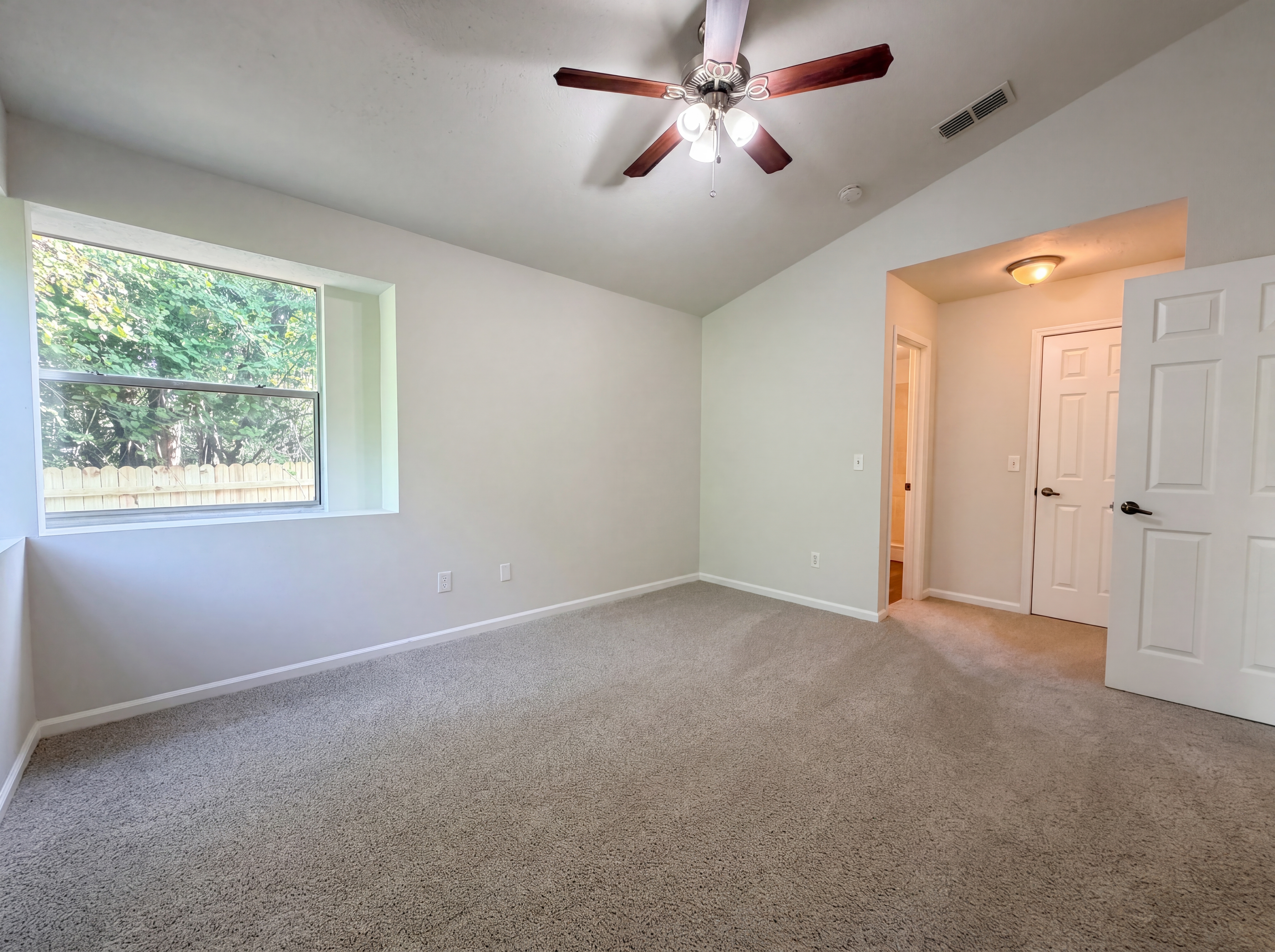 Photo 10 of 23 of 2512 Townsquare Dr, Jacksonville, FL