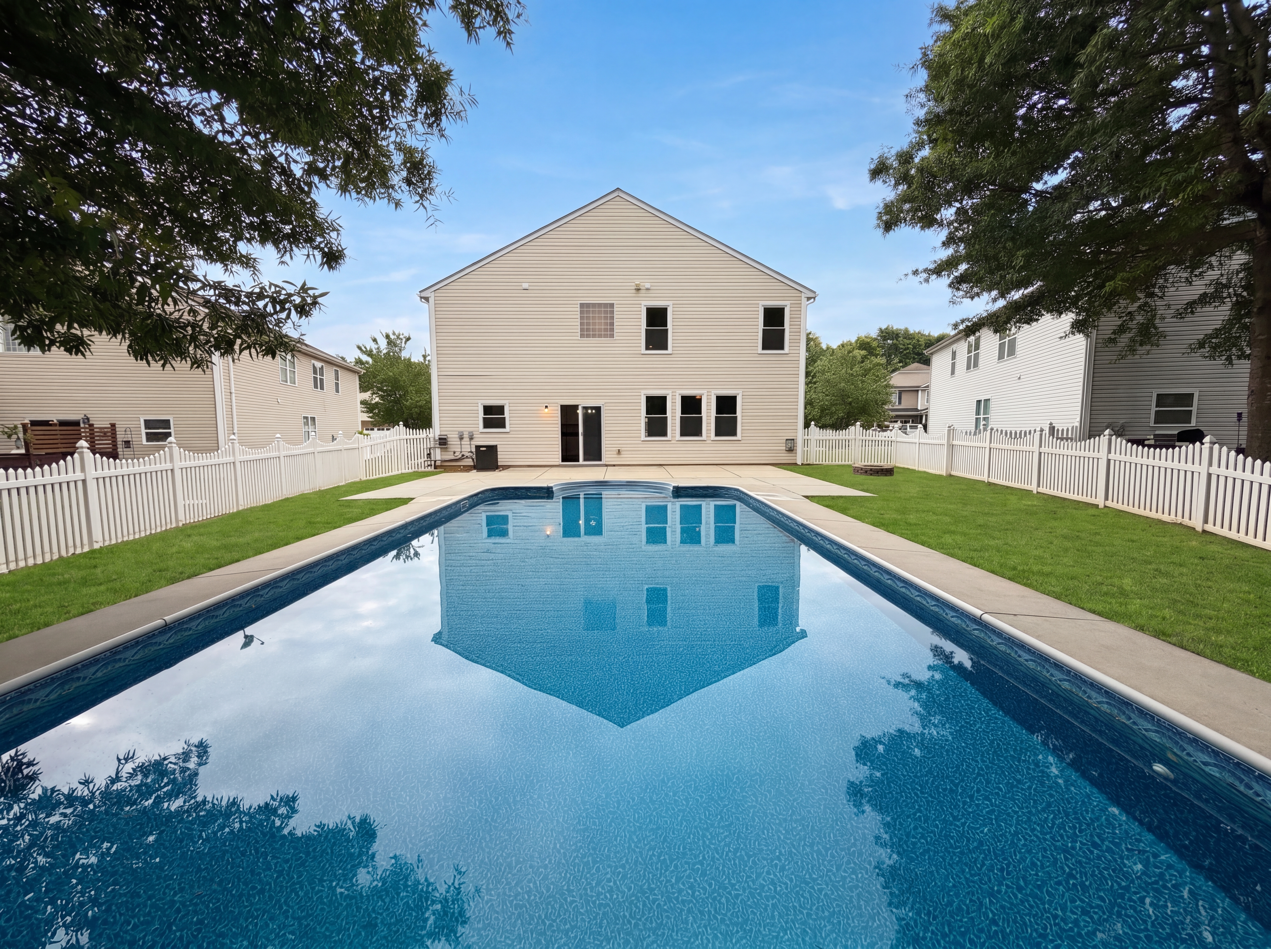 Photo 5 of 18 of 221 Sycamore Creek Rd, Fort Mill, SC