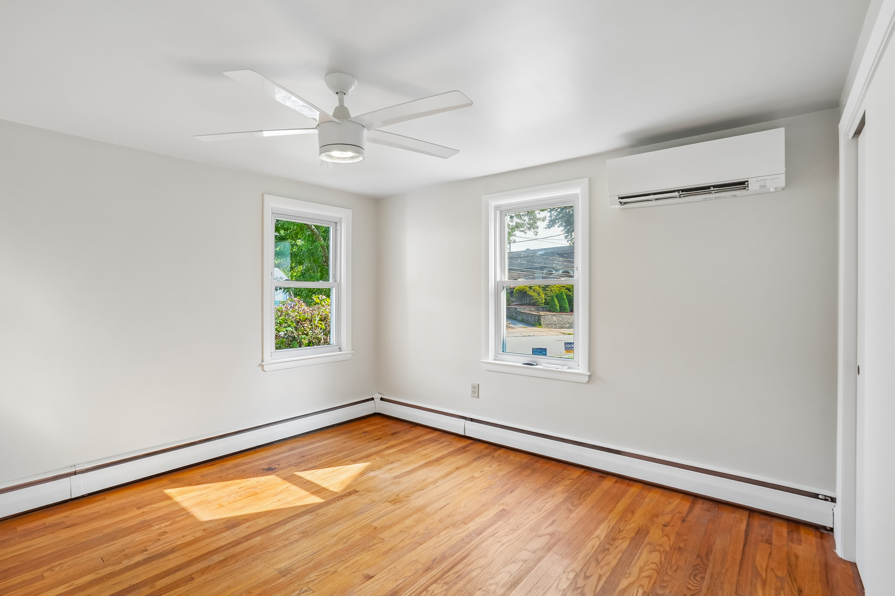 Photo 9 of 22 of 274 Whitford Ave, Providence, RI