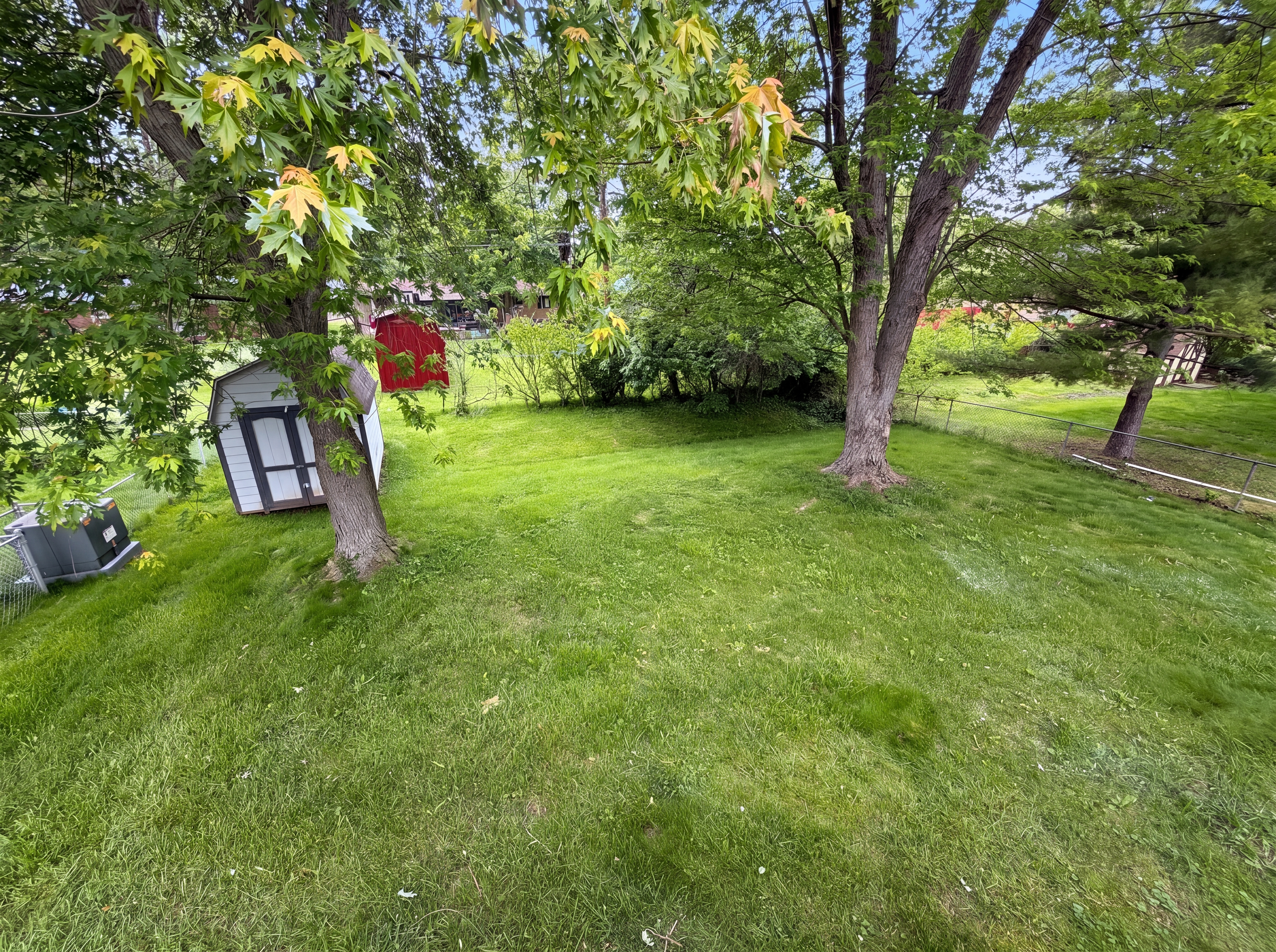 Photo 16 of 18 of 918 Bremerton Dr, Indianapolis, IN