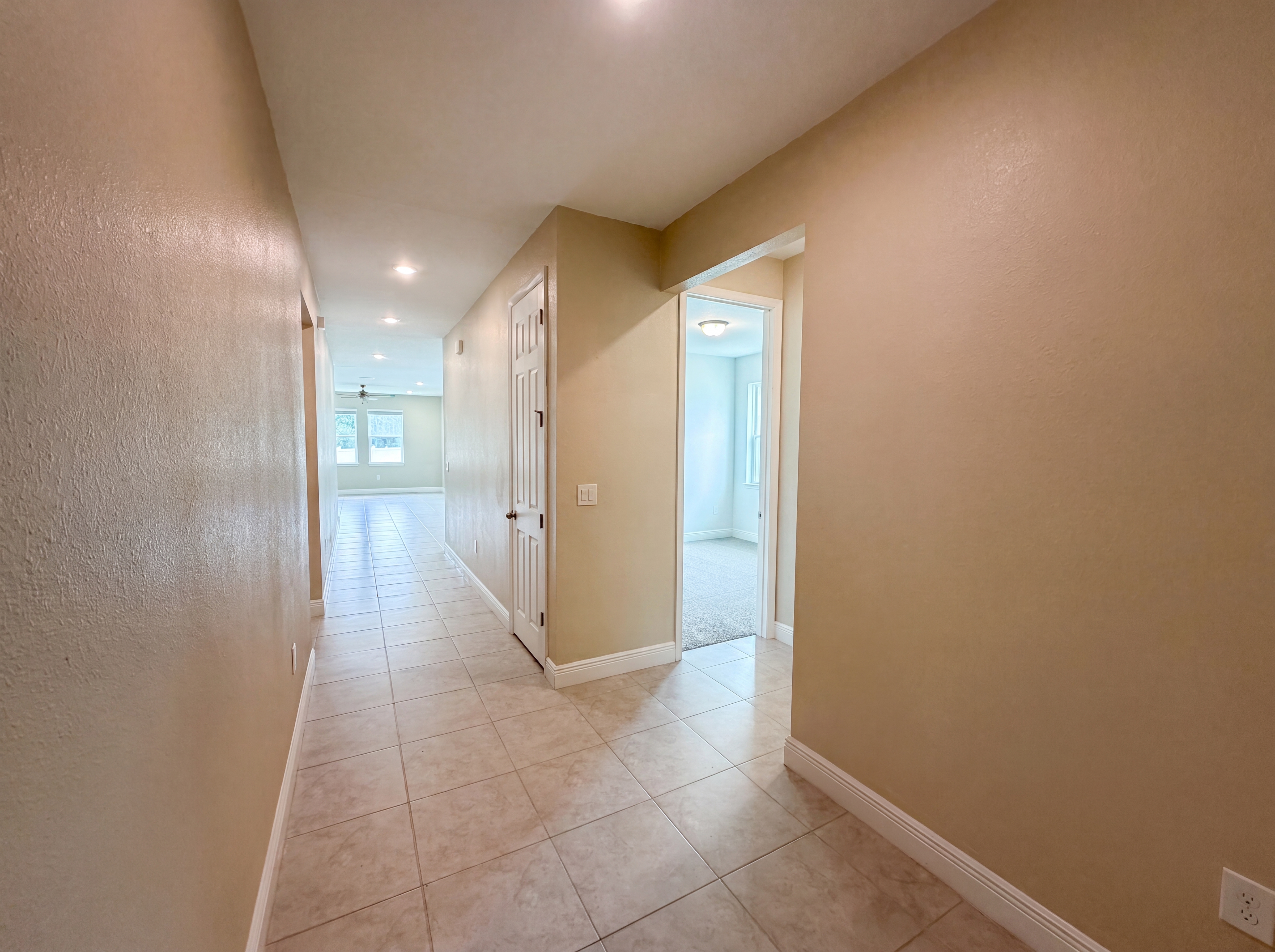 Photo 11 of 21 of 528 Bellissimo Pl, Howey In The Hills, FL