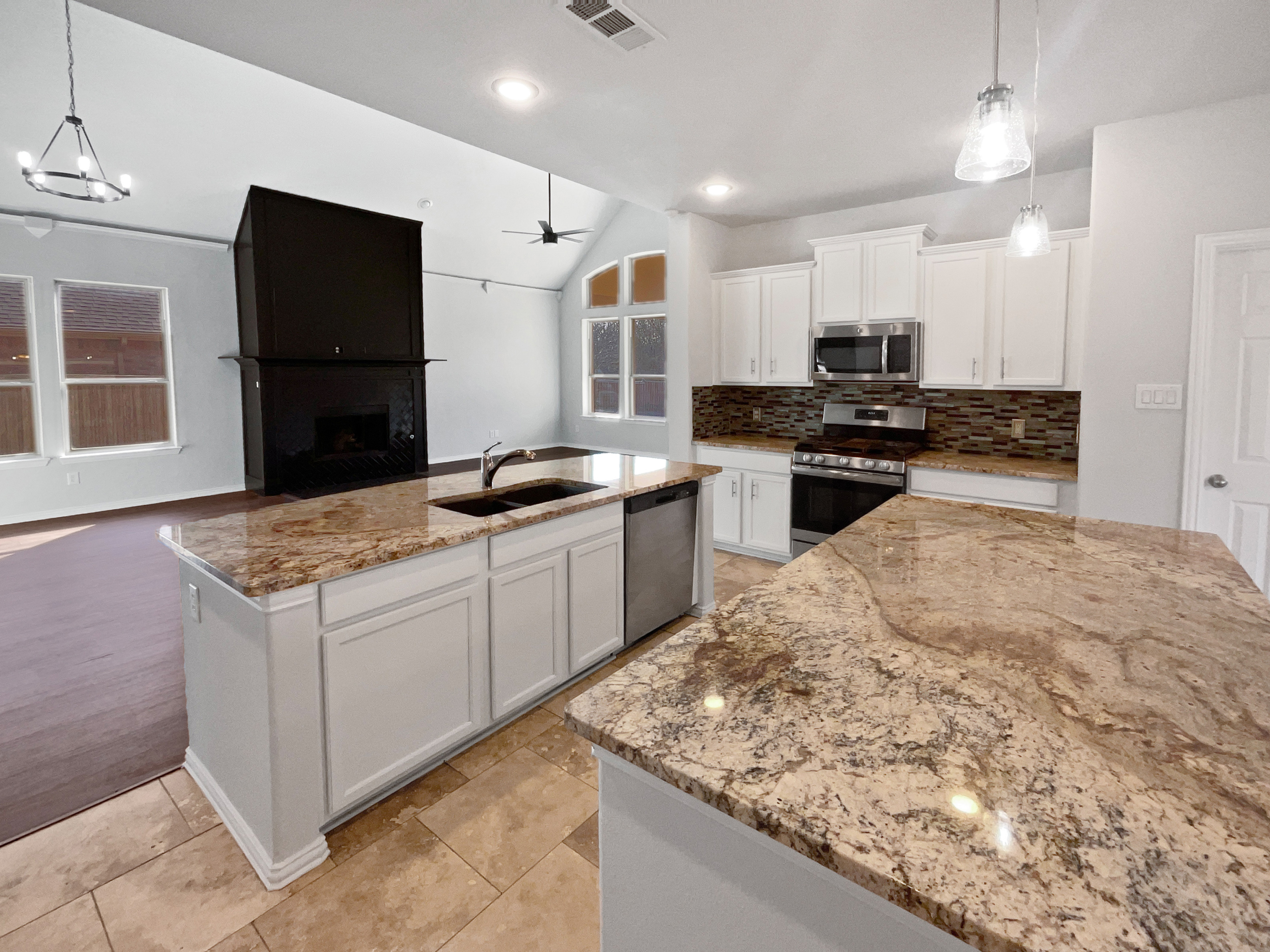 Photo 2 of 36 of 4829 Bluecap Ct, Mesquite, TX