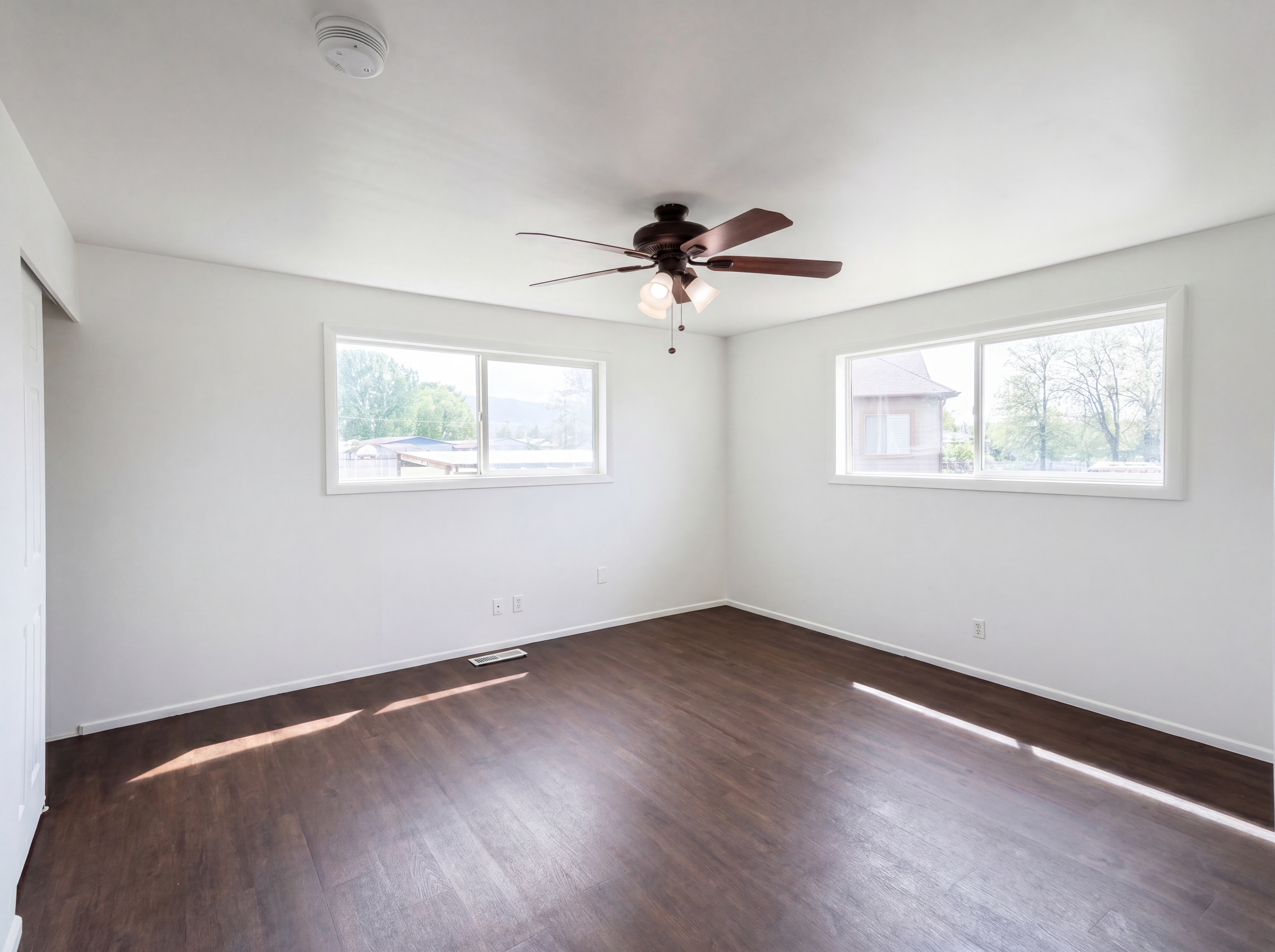 Photo 11 of 21 of 408 N 1500 W, Clinton, UT