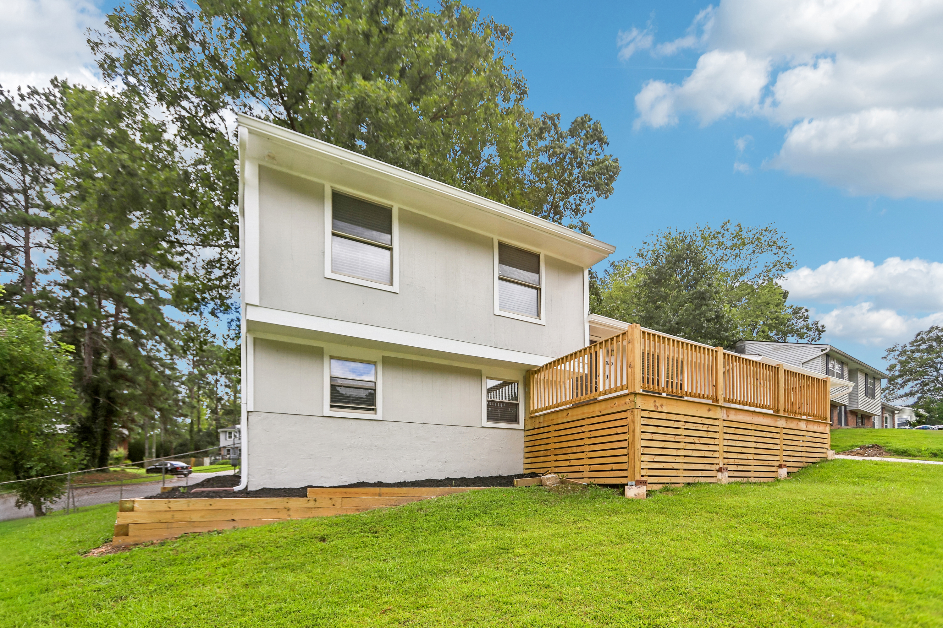 Photo 8 of 34 of 3020 Forestside Ln, Atlanta, GA