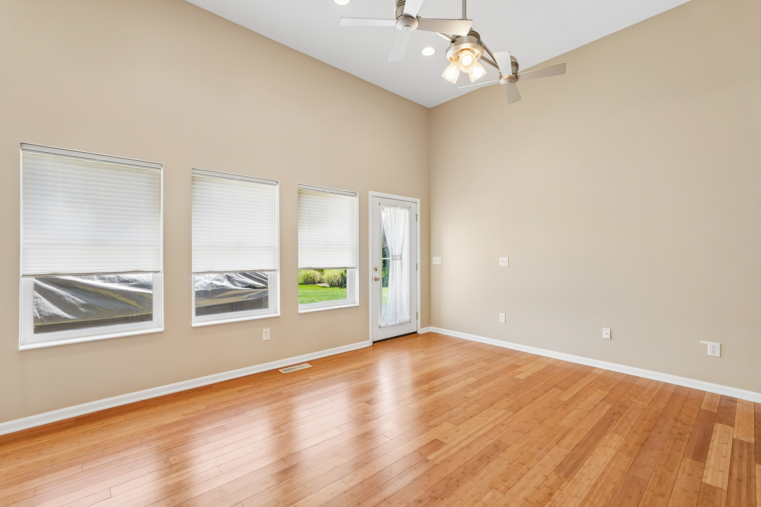 Photo 17 of 61 of 6400 Clark Rd, Sunbury, OH