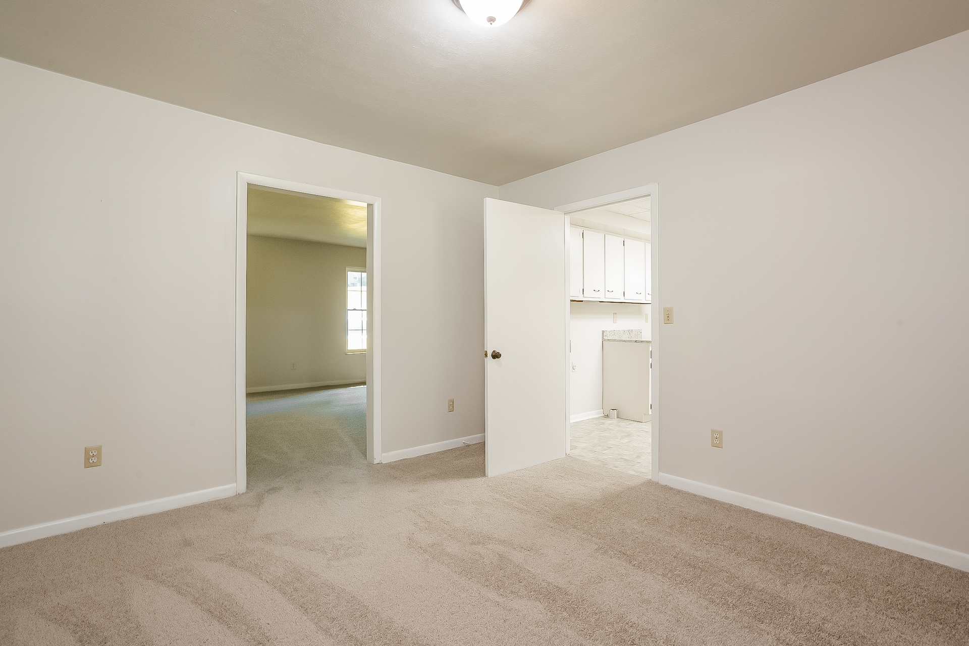 Photo 18 of 22 of 214 Meadow Ln, La Follette, TN
