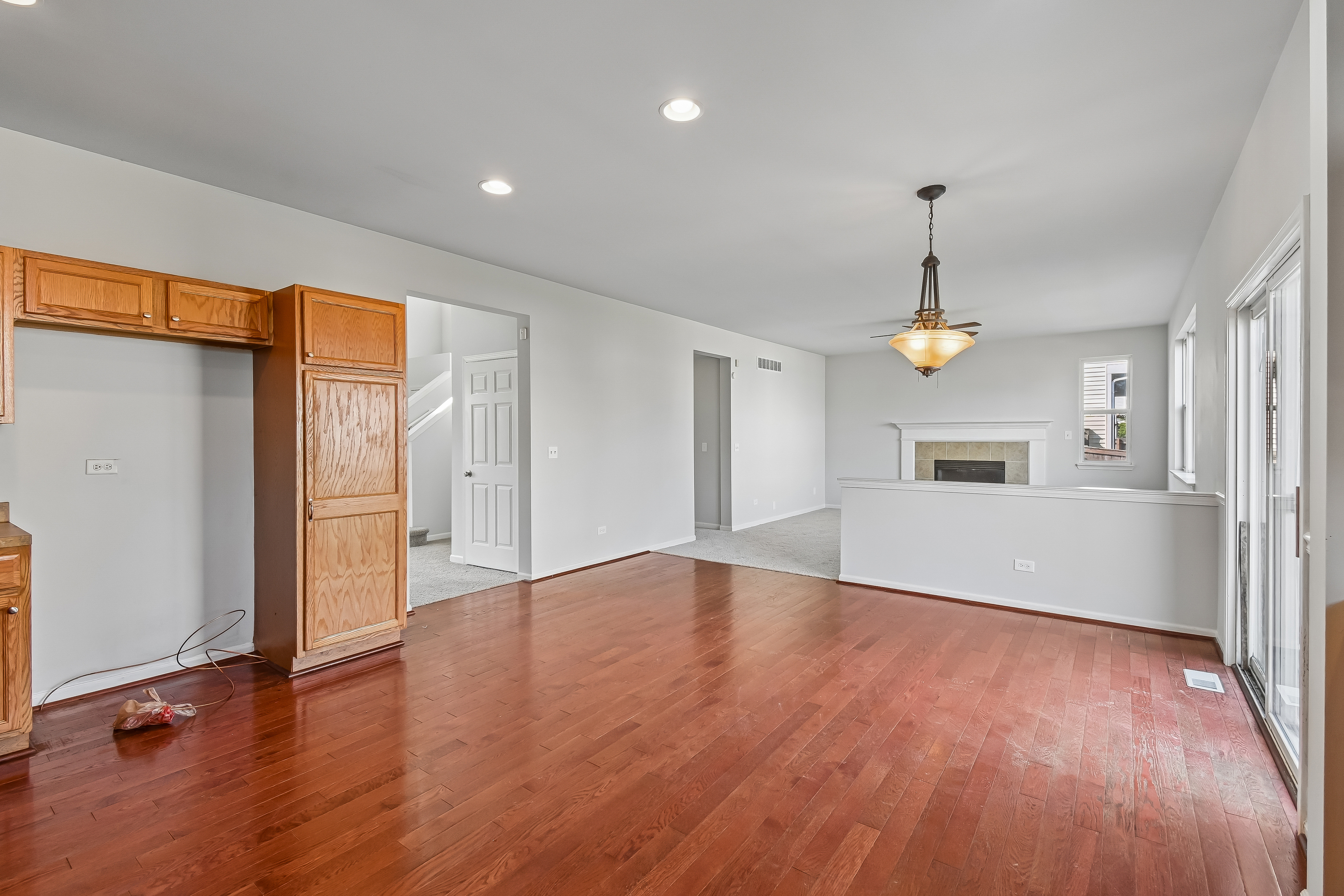 Photo 12 of 69 of 1409 Baltz Dr, Joliet, IL
