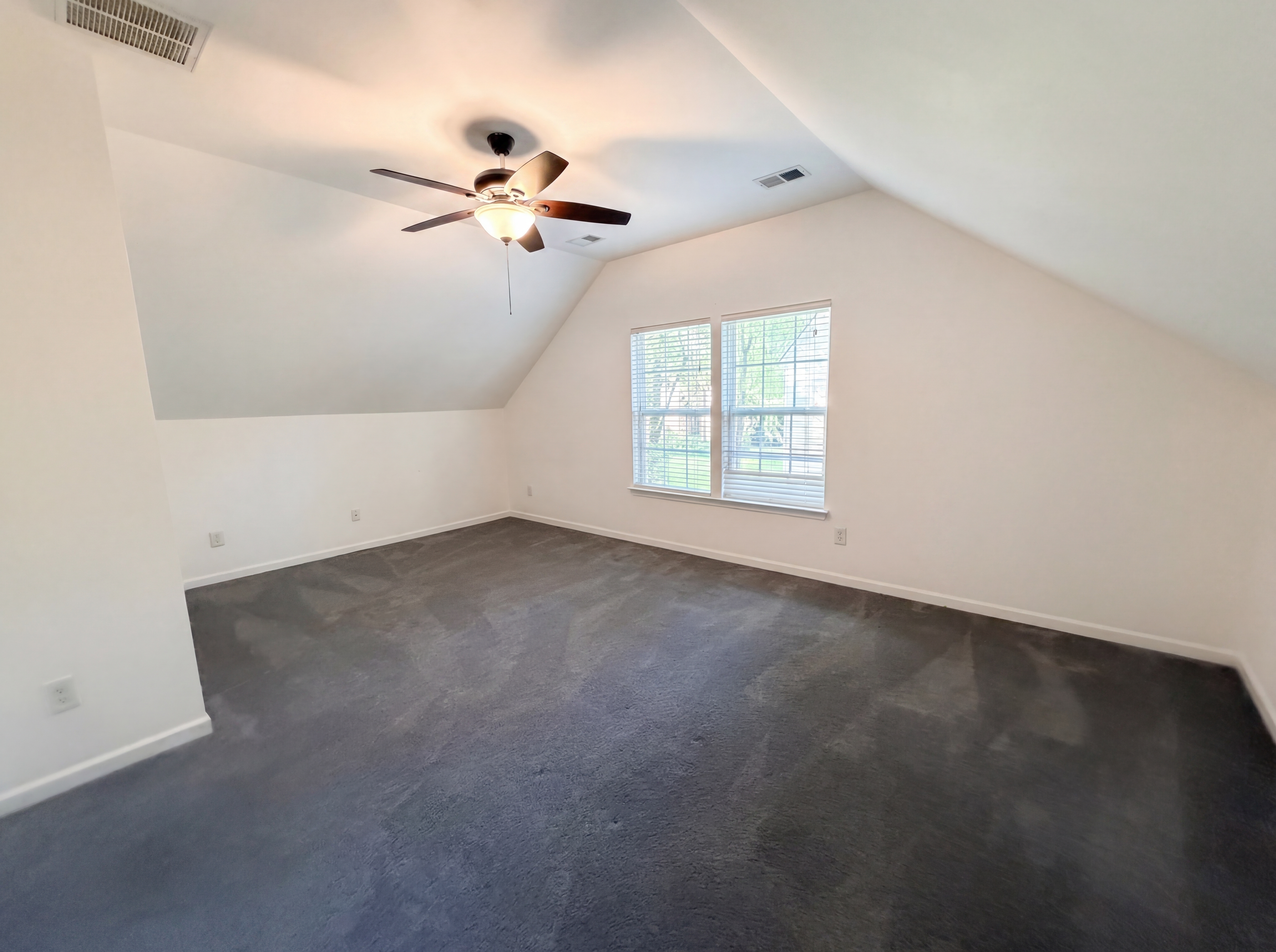 Photo 21 of 27 of 8692 Hickory Creek Ct, North Charleston, SC