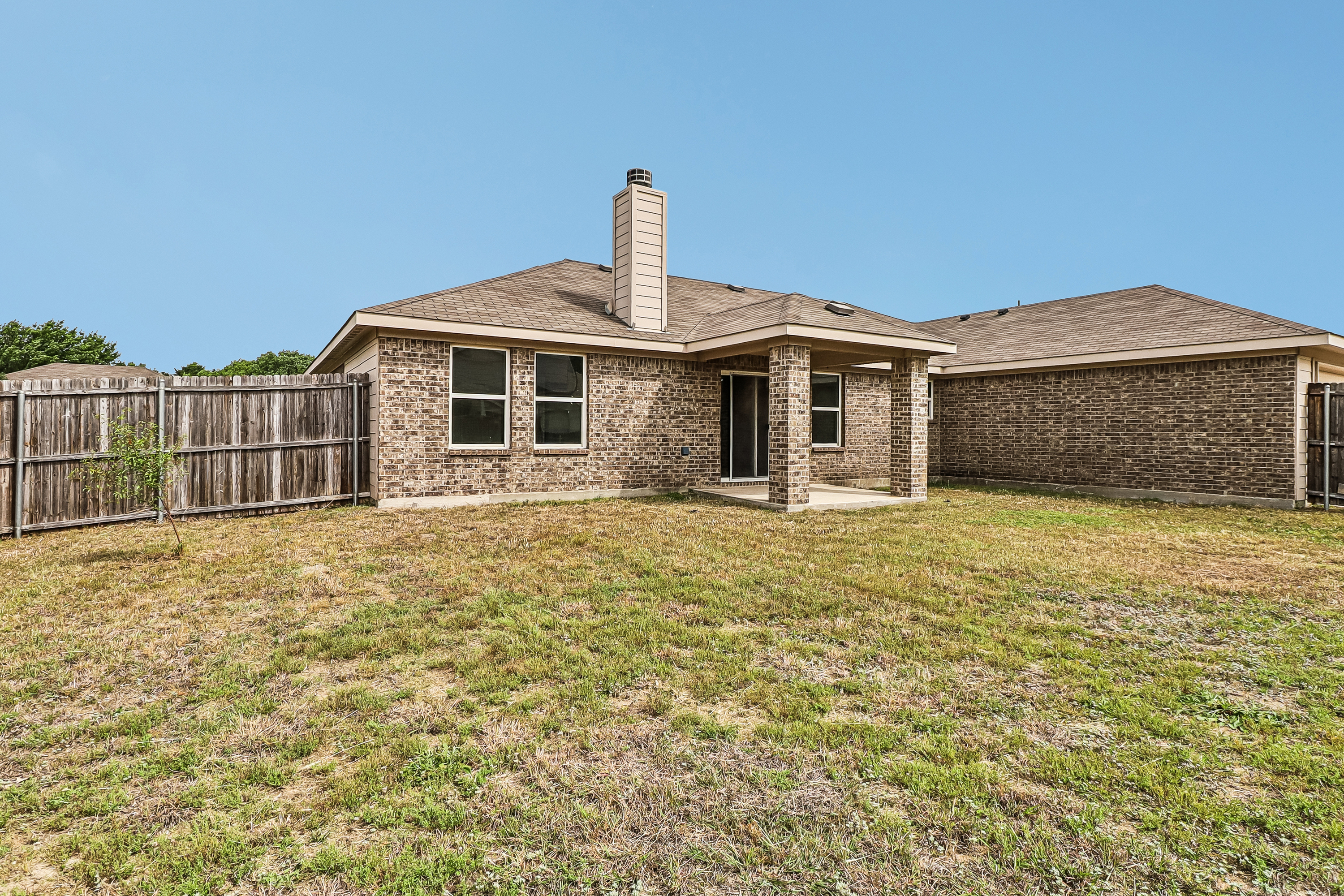 Photo 25 of 26 of 2979 Driftwood Dr, Lancaster, TX
