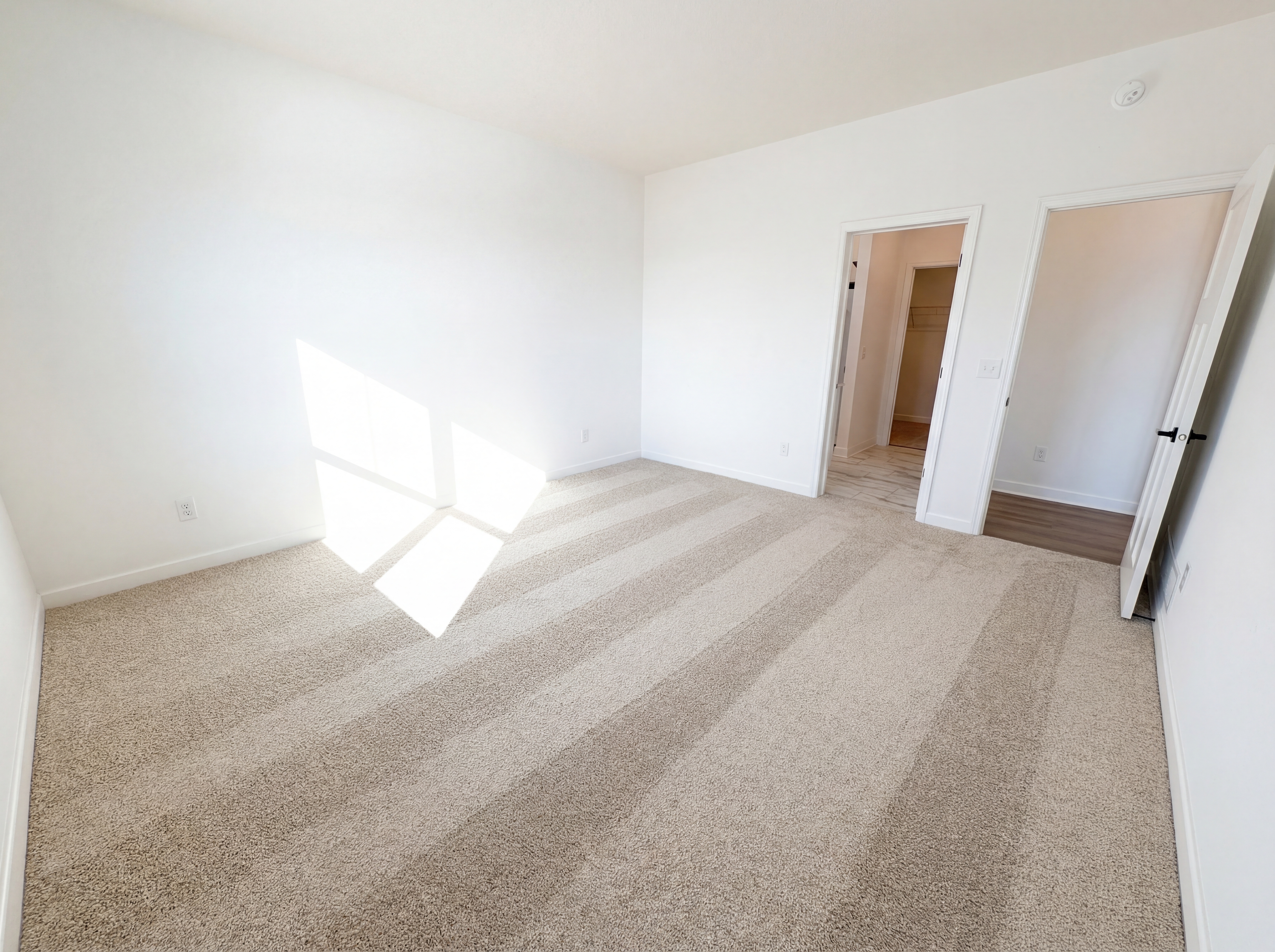 Photo 4 of 21 of 10925 Glacier Ln N, Maple Grove, MN