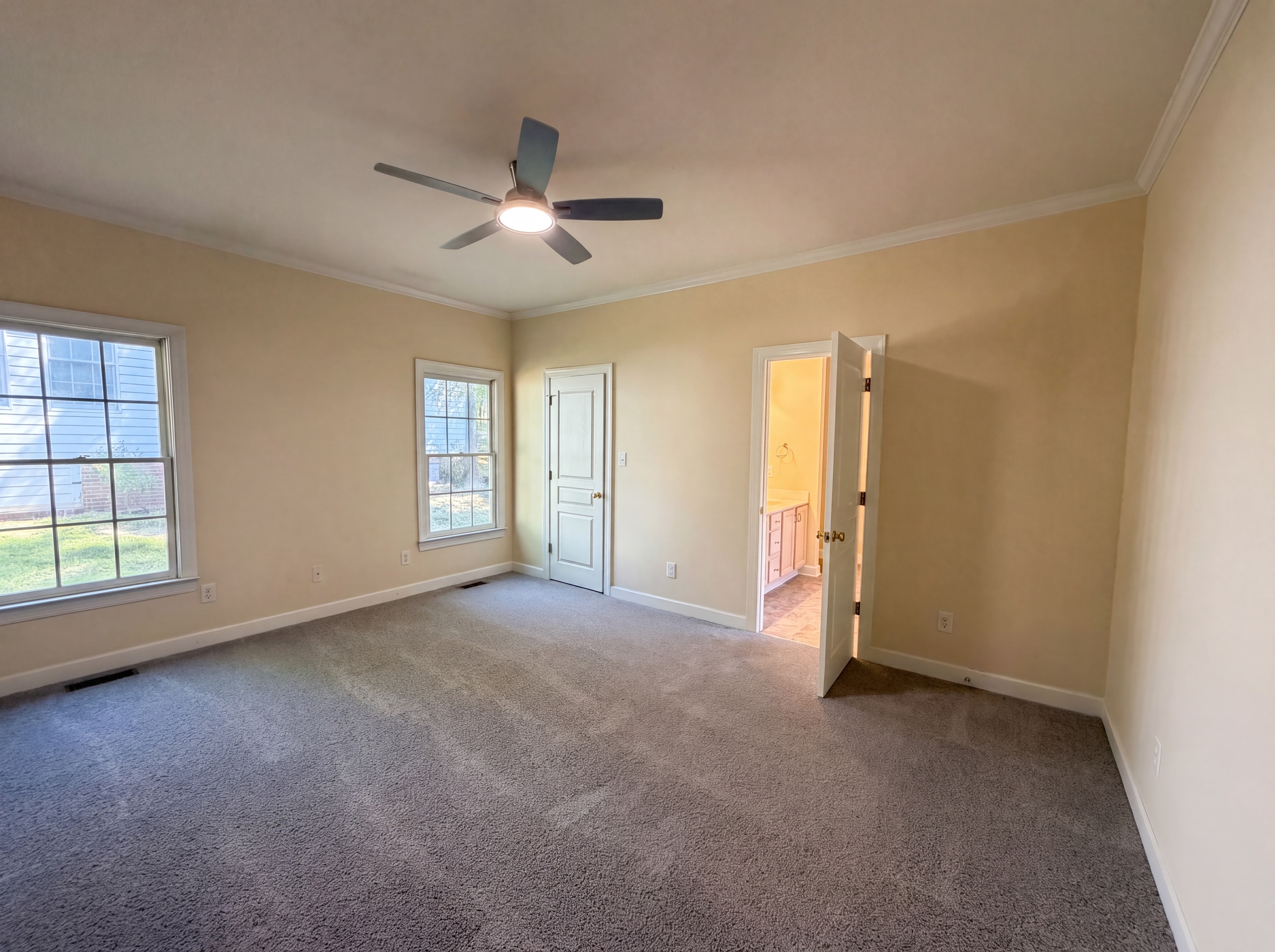 Photo 4 of 16 of 6128 Remington Lake Dr, Raleigh, NC