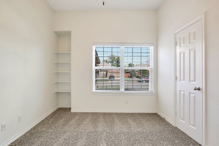 Photo 19 of 27 - 1104 Hidden Lake Dr, Burleson, TX 76028