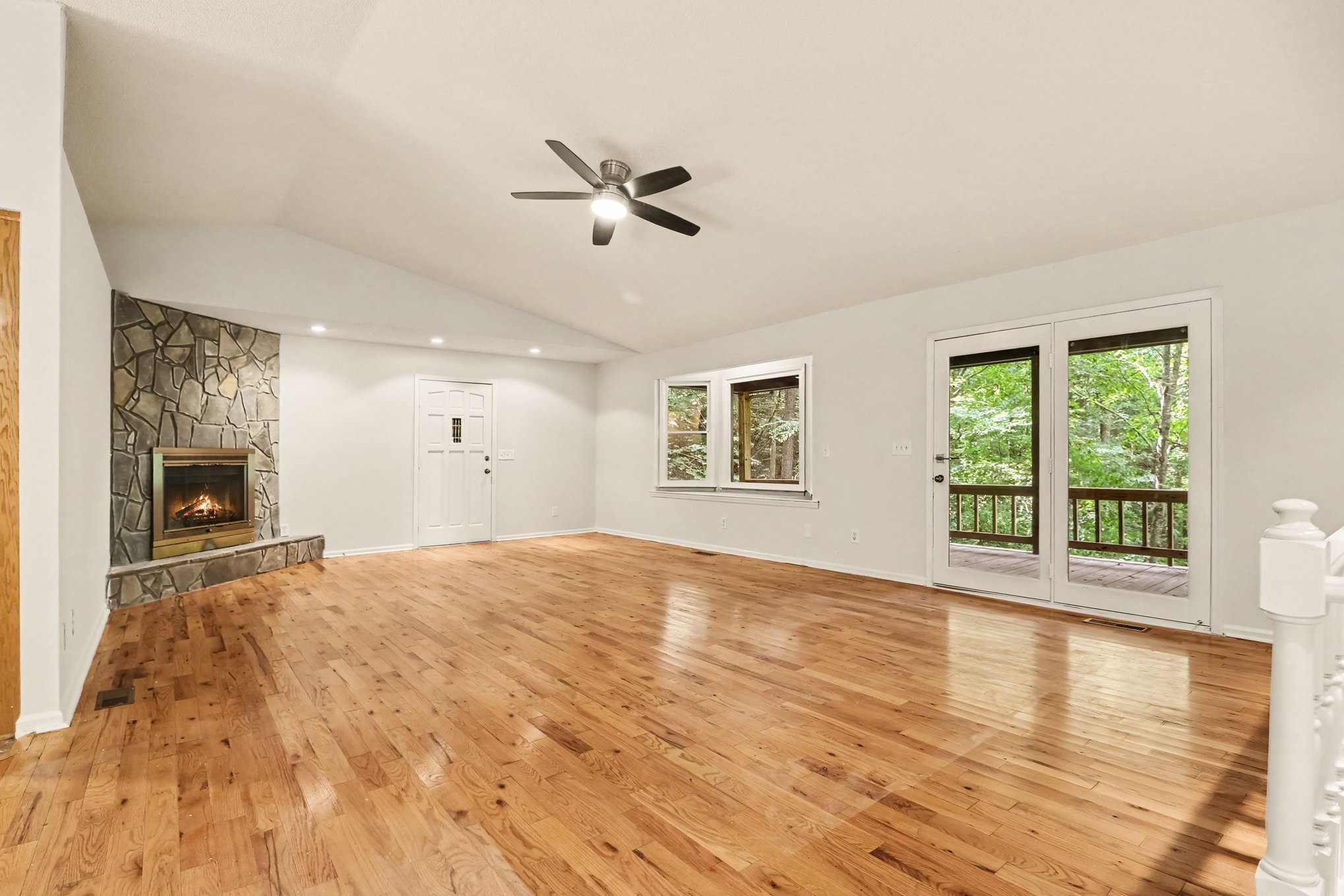 Photo 3 of 18 of 241 Moss Cove Rd, Blairsville, GA