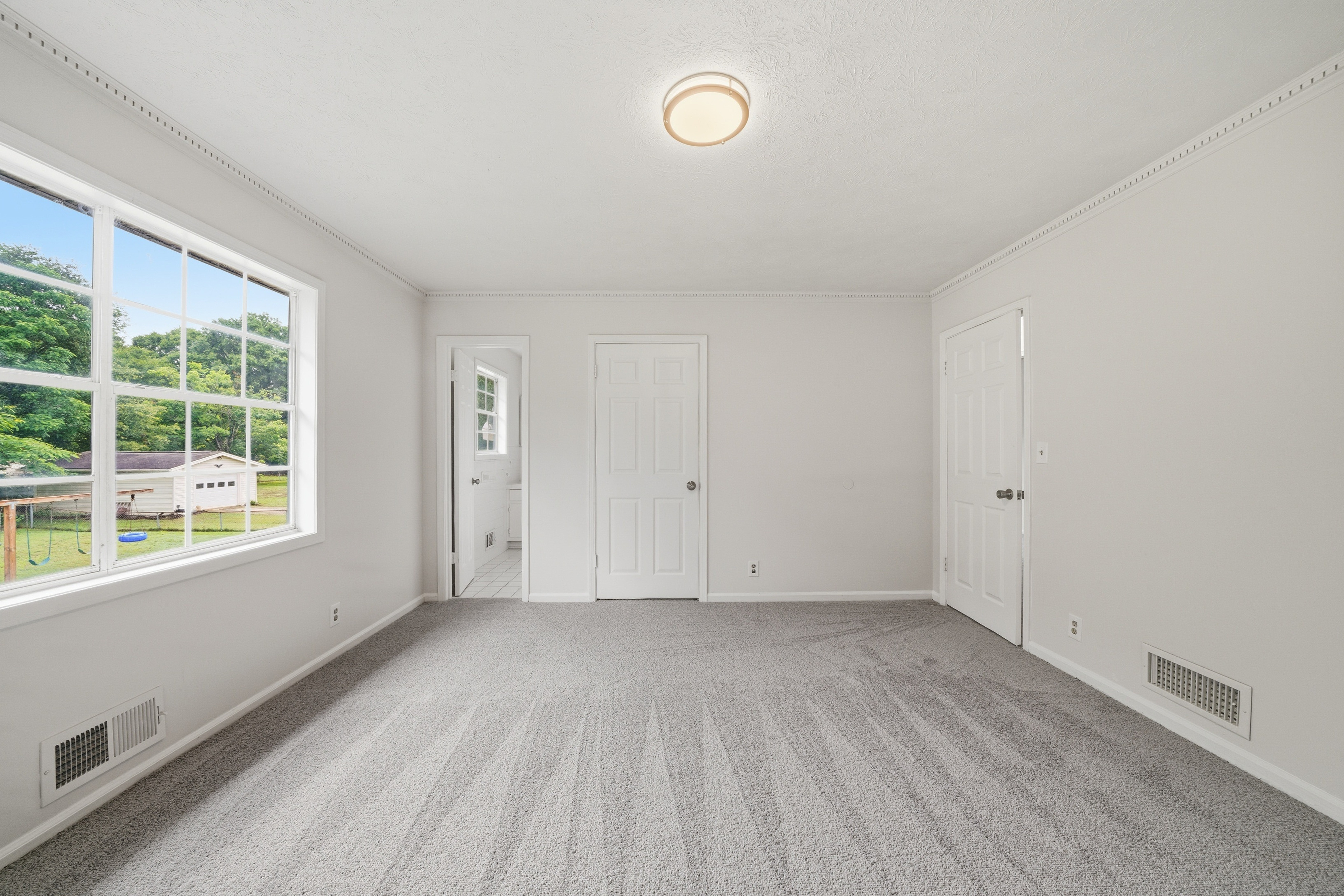 Photo 4 of 30 of 930 Cochise Trl SE, Conyers, GA