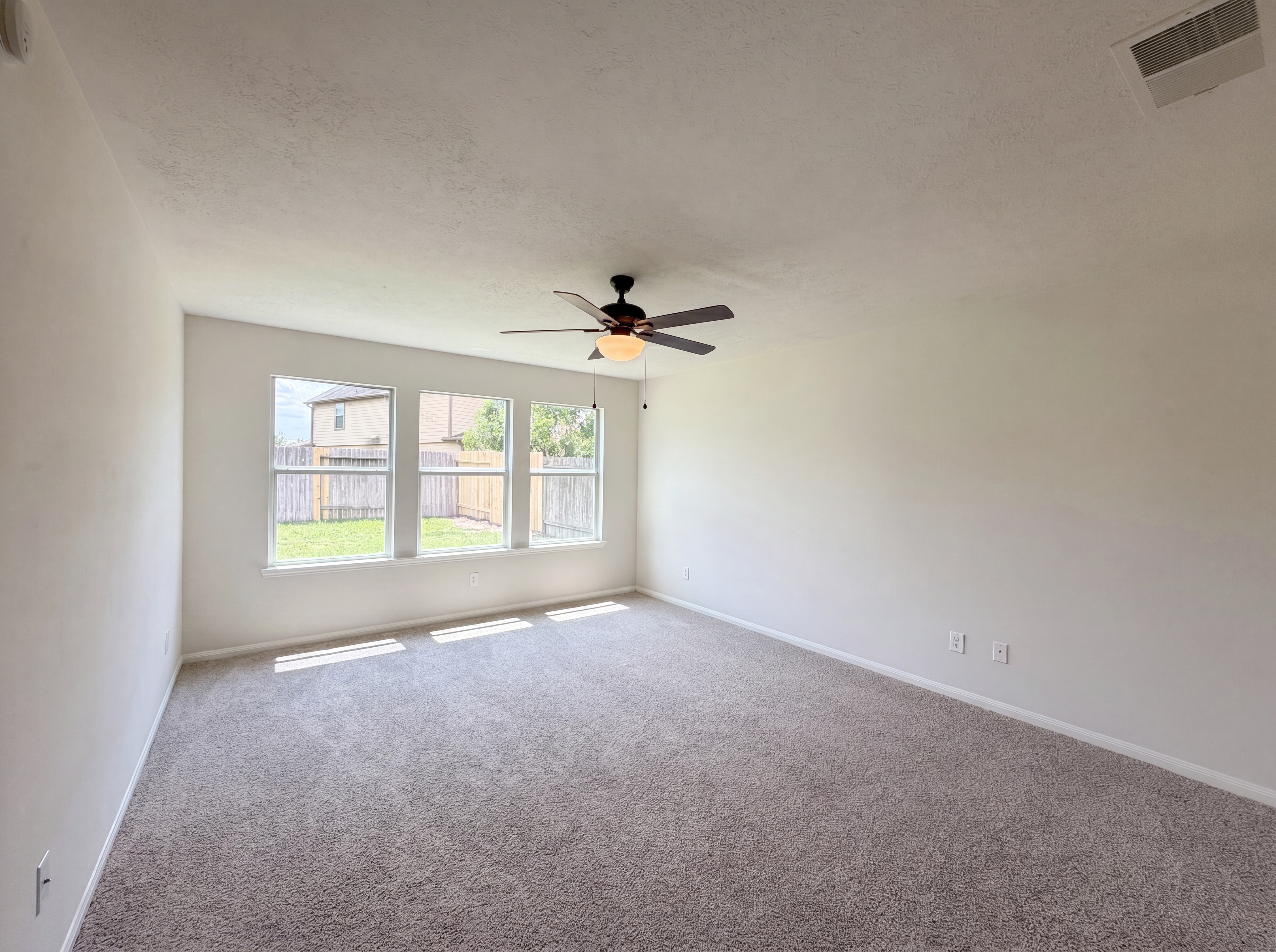 Photo 13 of 26 of 6510 Briar Moss Ln, Katy, TX