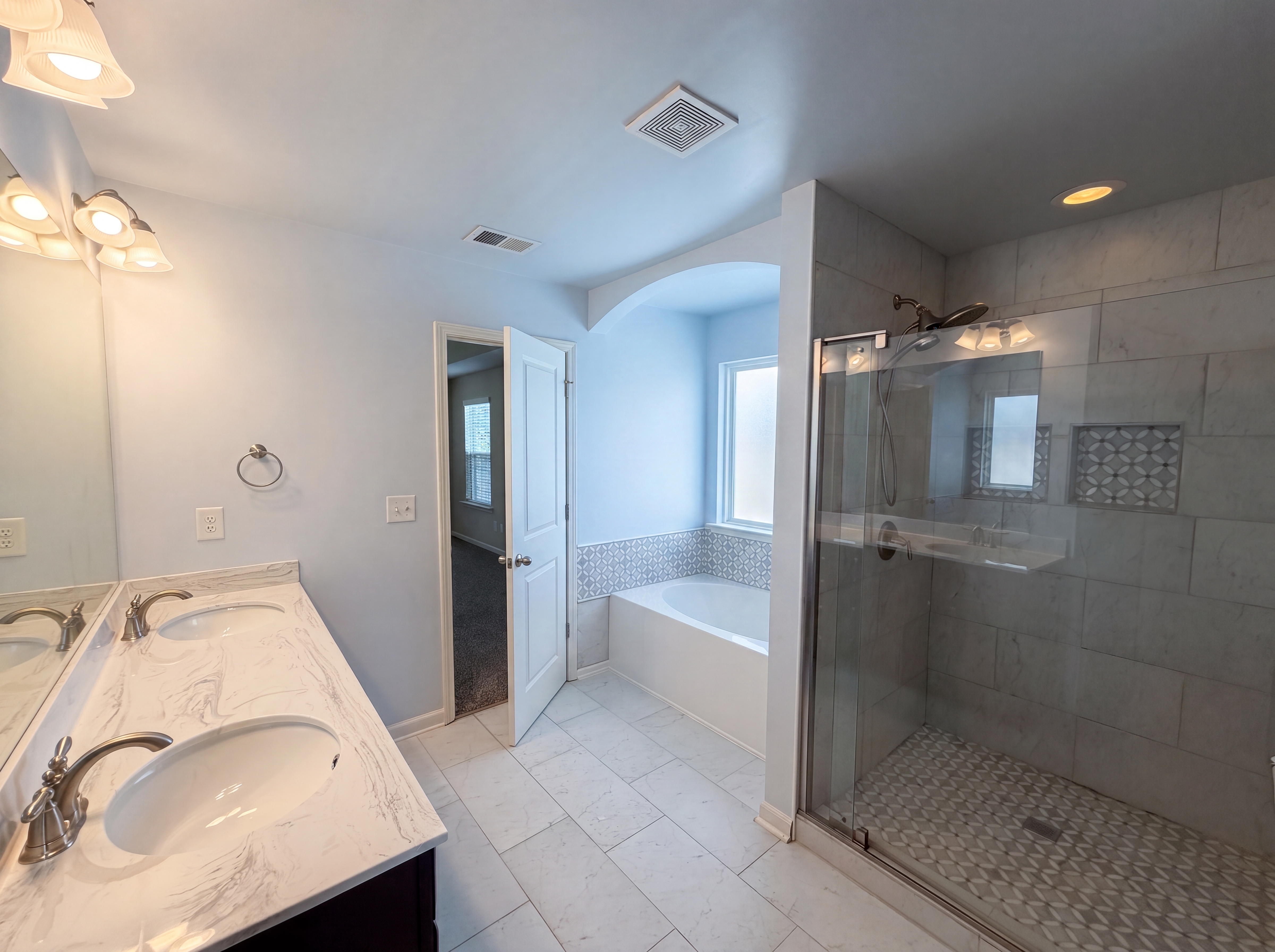 Photo 10 of 22 of 1357 Balvaird Dr, Lawrenceville, GA