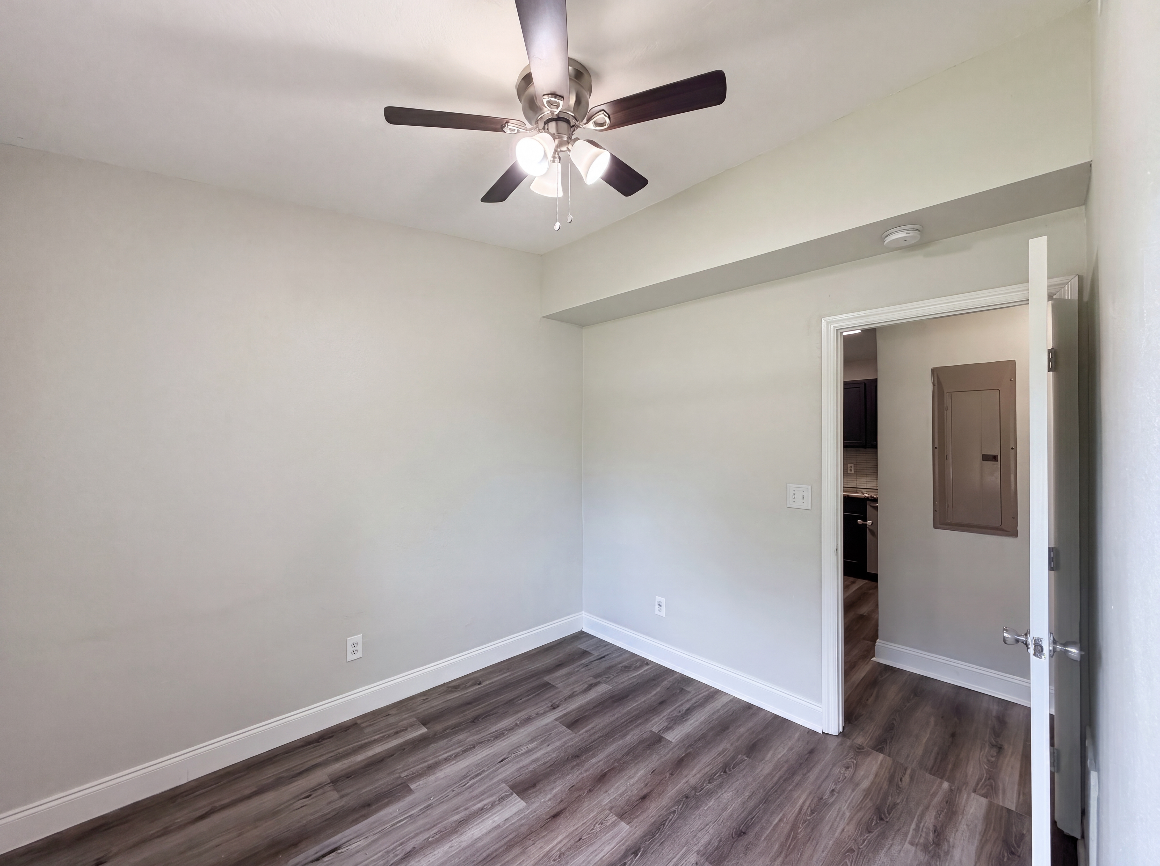 Photo 10 of 21 of 1502 Daroca Dr, Deltona, FL