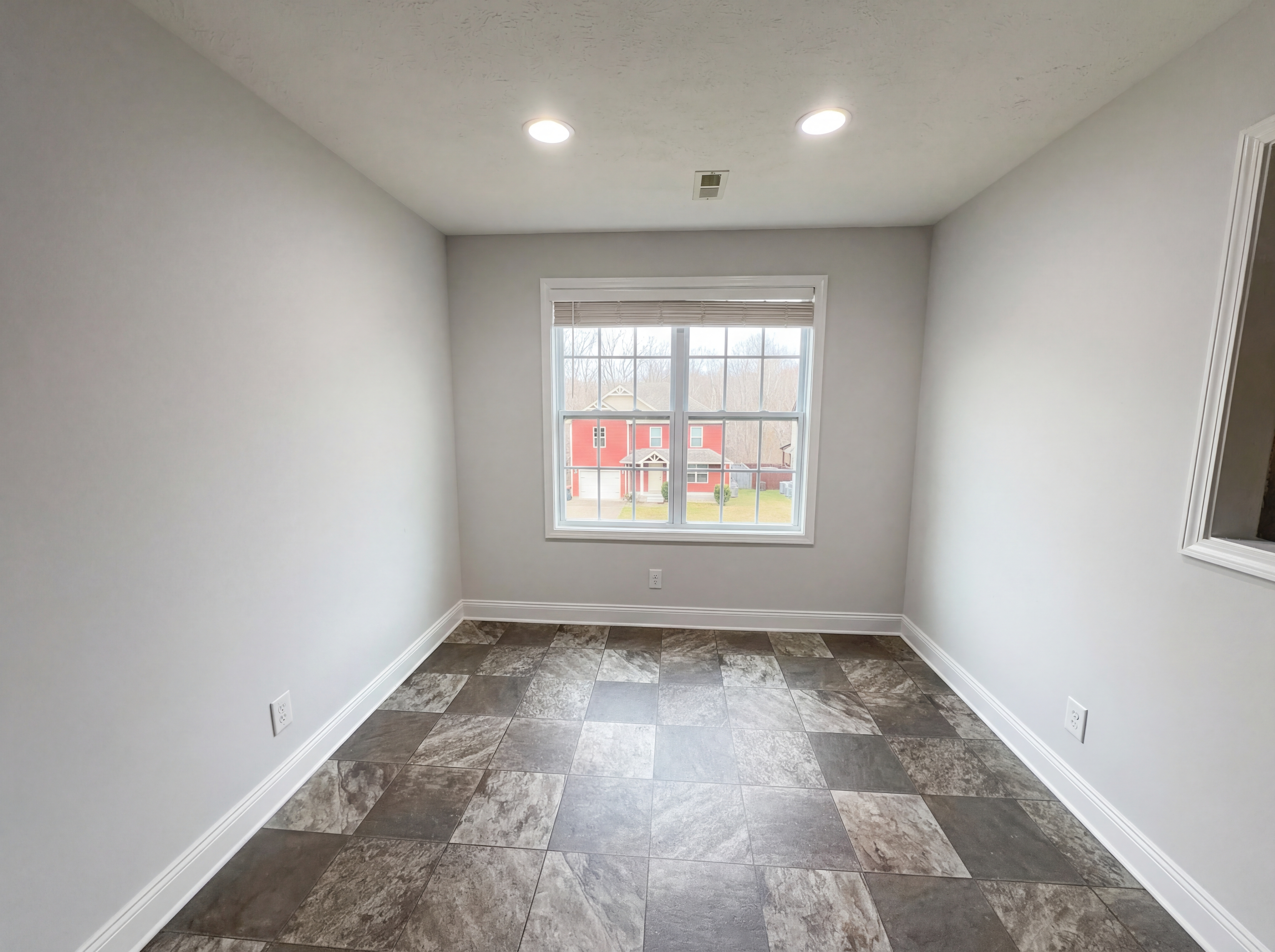 Photo 9 of 22 of 432 Leslie Wood Dr, Clarksville, TN