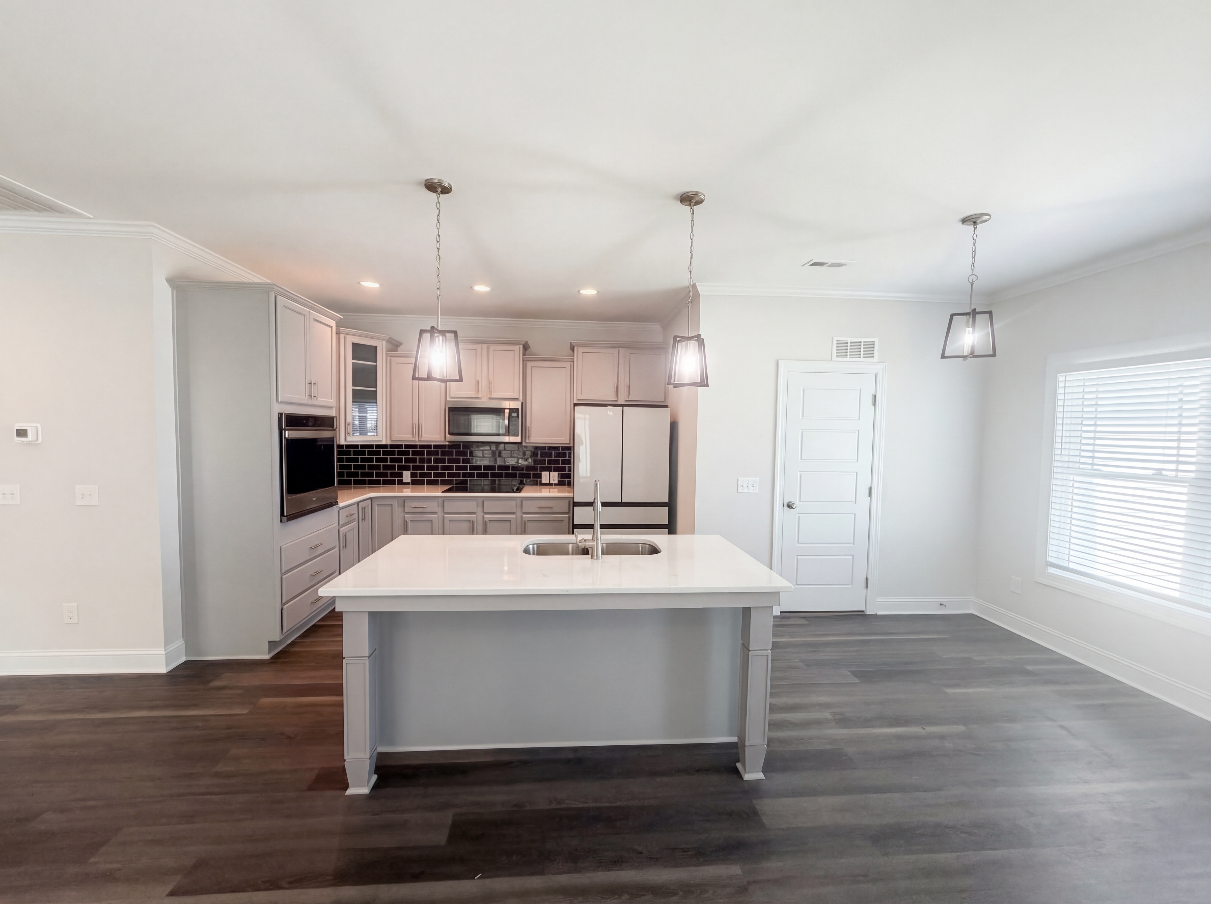 Photo 2 of 21 of 333 Oakhaven Dr, Holly Springs, NC