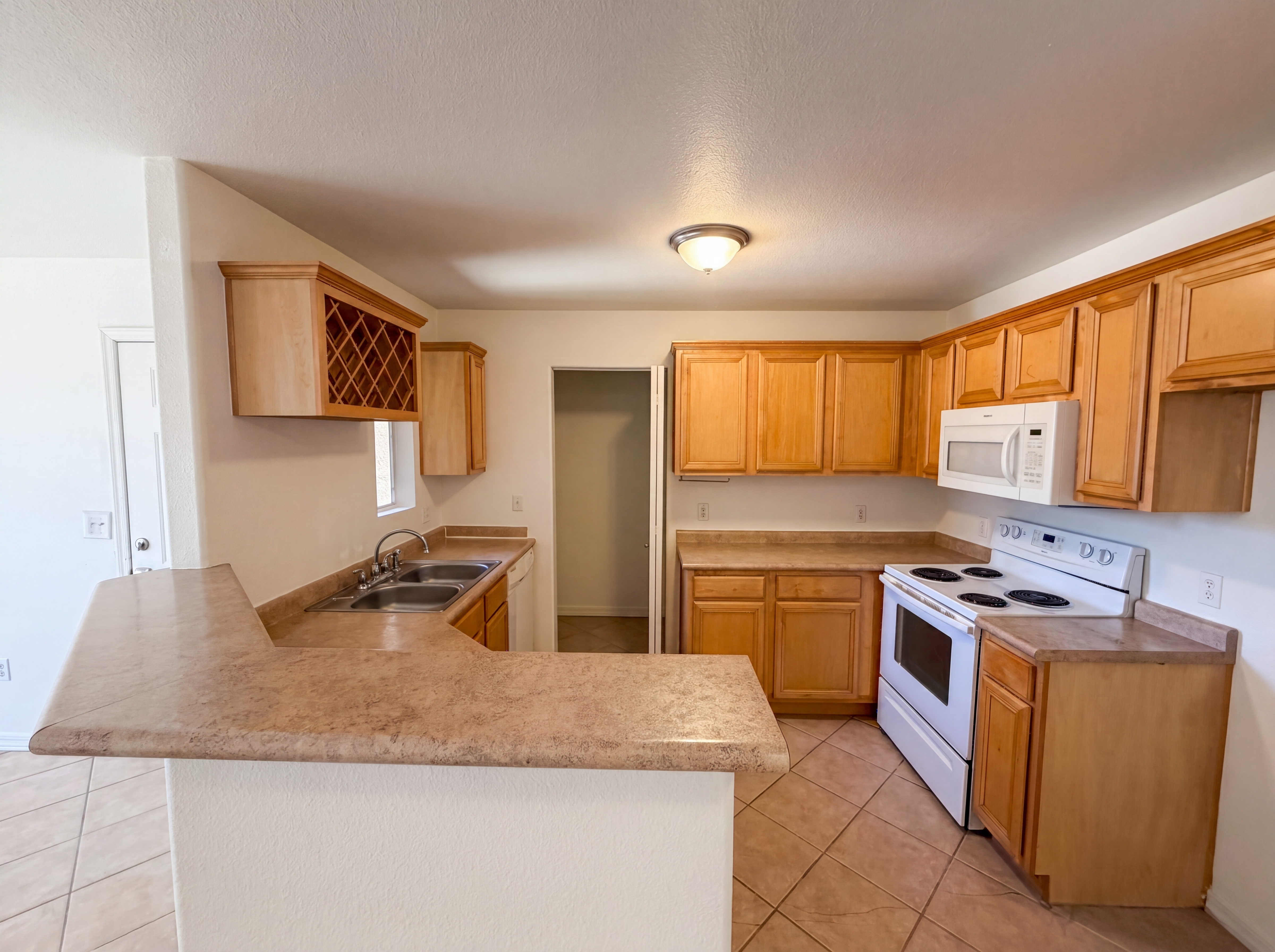 Photo 2 of 19 of 17017 N 12th St, Phoenix, AZ