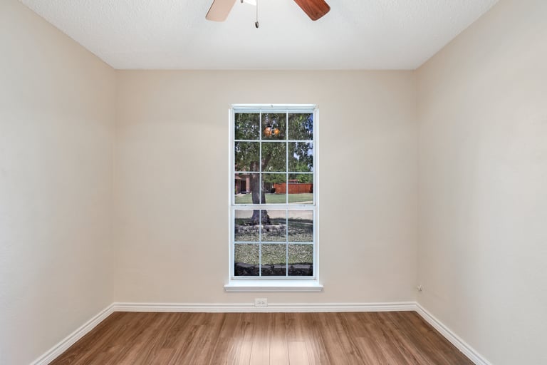 Photo 11 of 22 - 6312 Brookmont Ct, Arlington, TX 76018