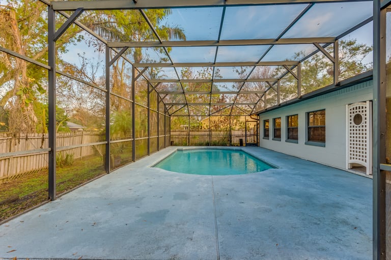 Photo 19 of 21 - 5530 Queenswood Dr, Orlando, FL 32810