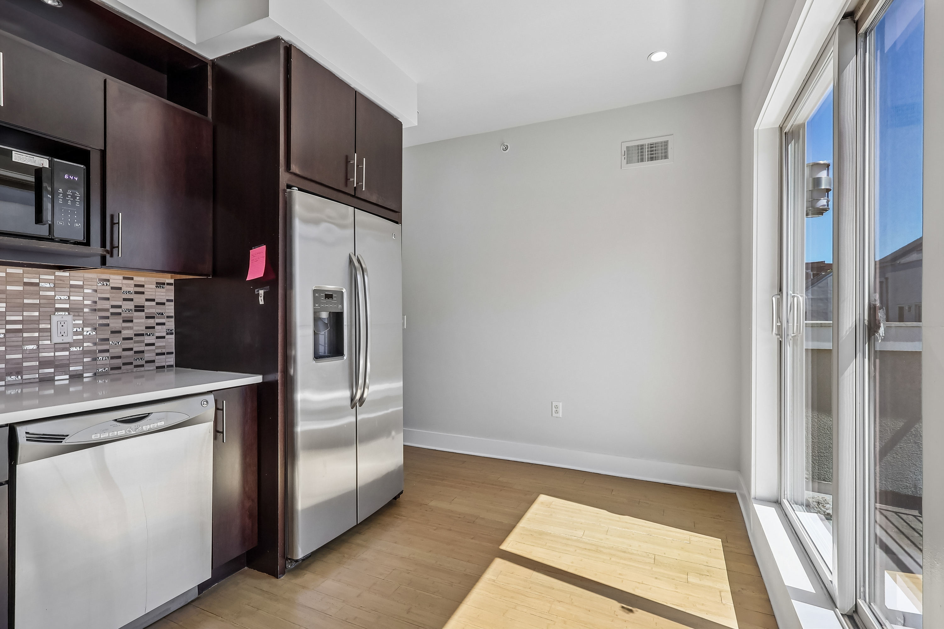 Photo 7 of 44 of 412 N Front St, Philadelphia, PA