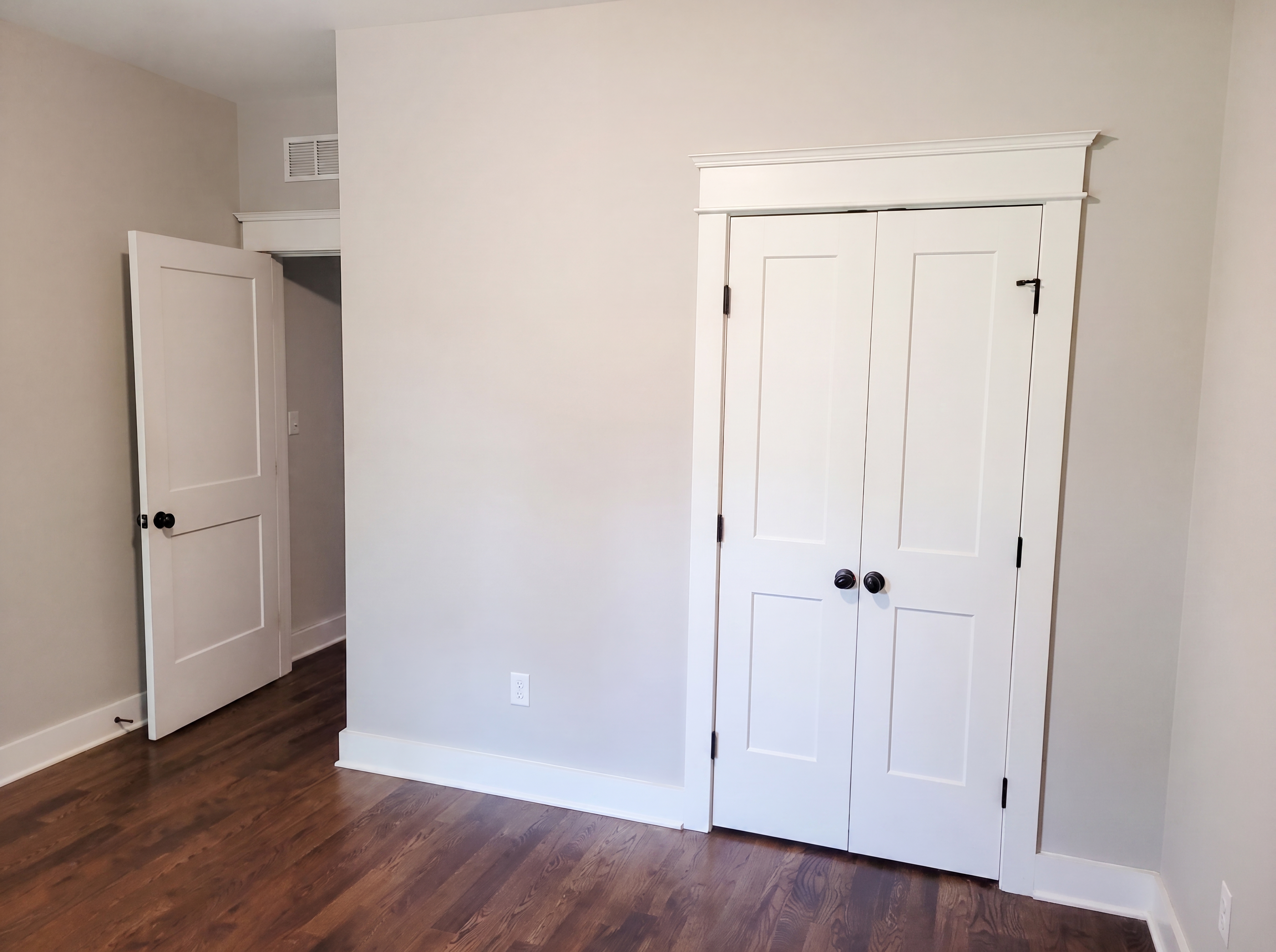 Photo 8 of 38 of 521 Autumnstone Ln, Bowling Green, KY