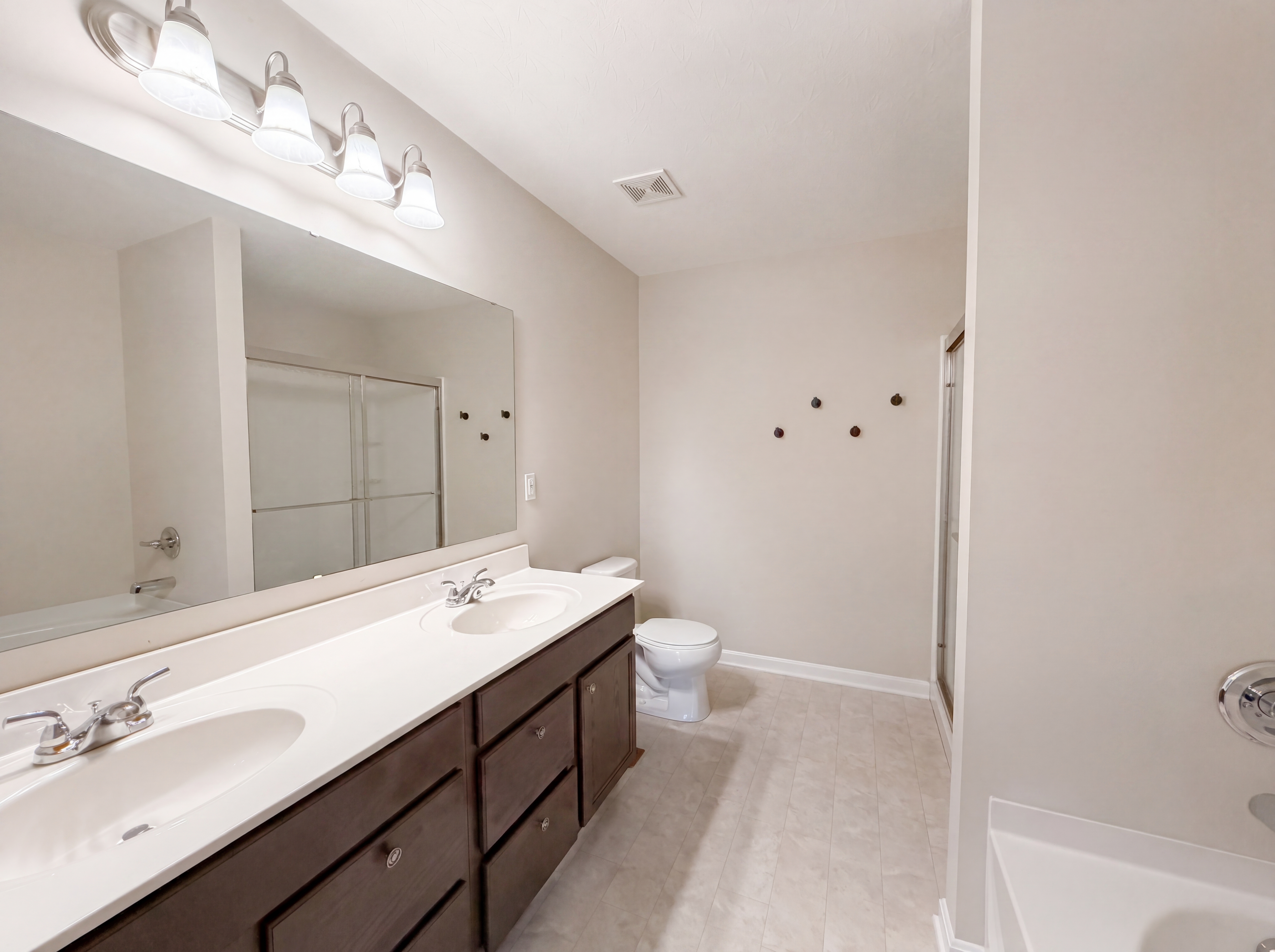 Photo 6 of 32 of 4189 Black Bear Dr, Lebanon, OH