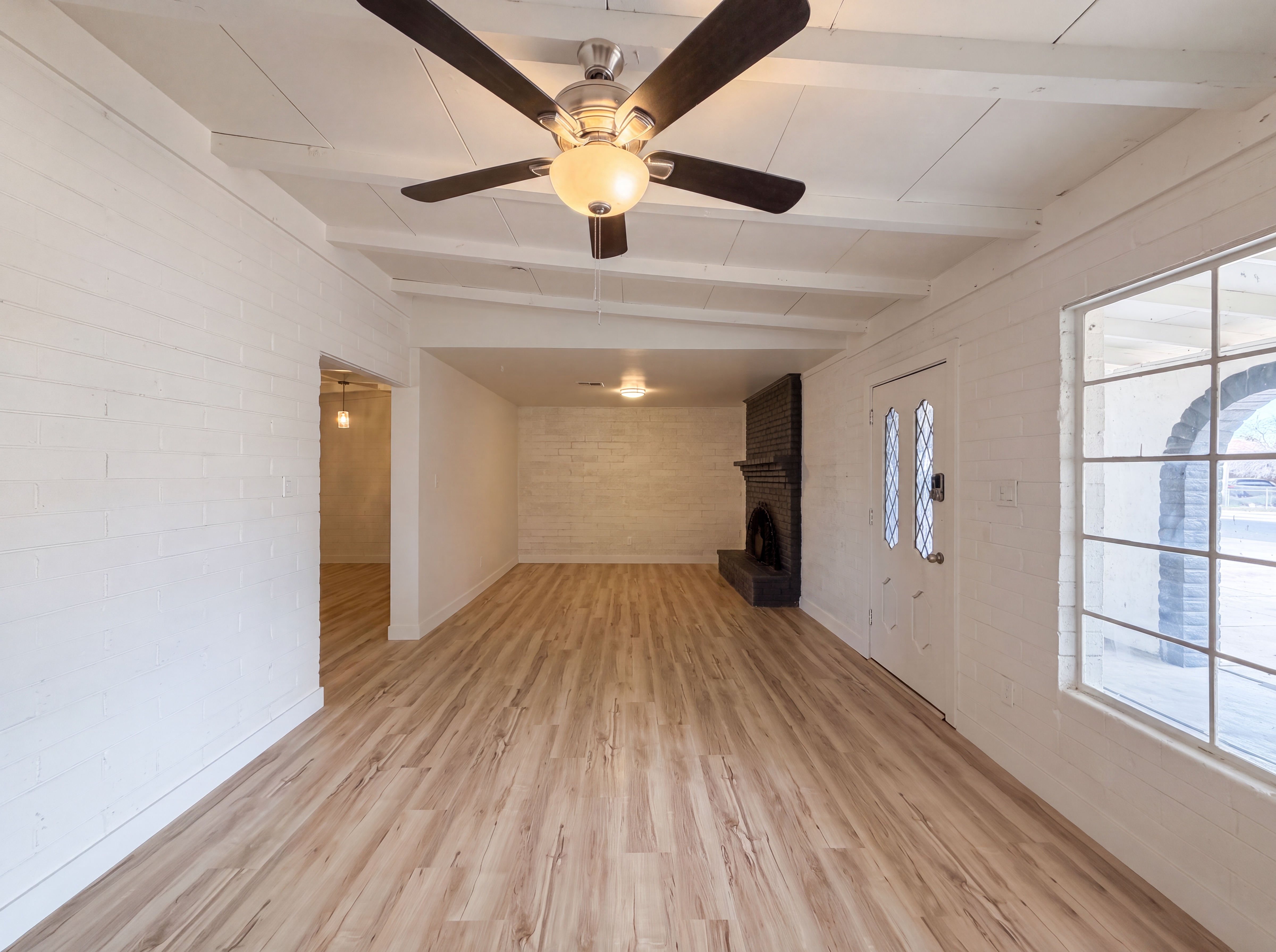 Photo 3 of 21 of 1507 W Wier Ave, Phoenix, AZ