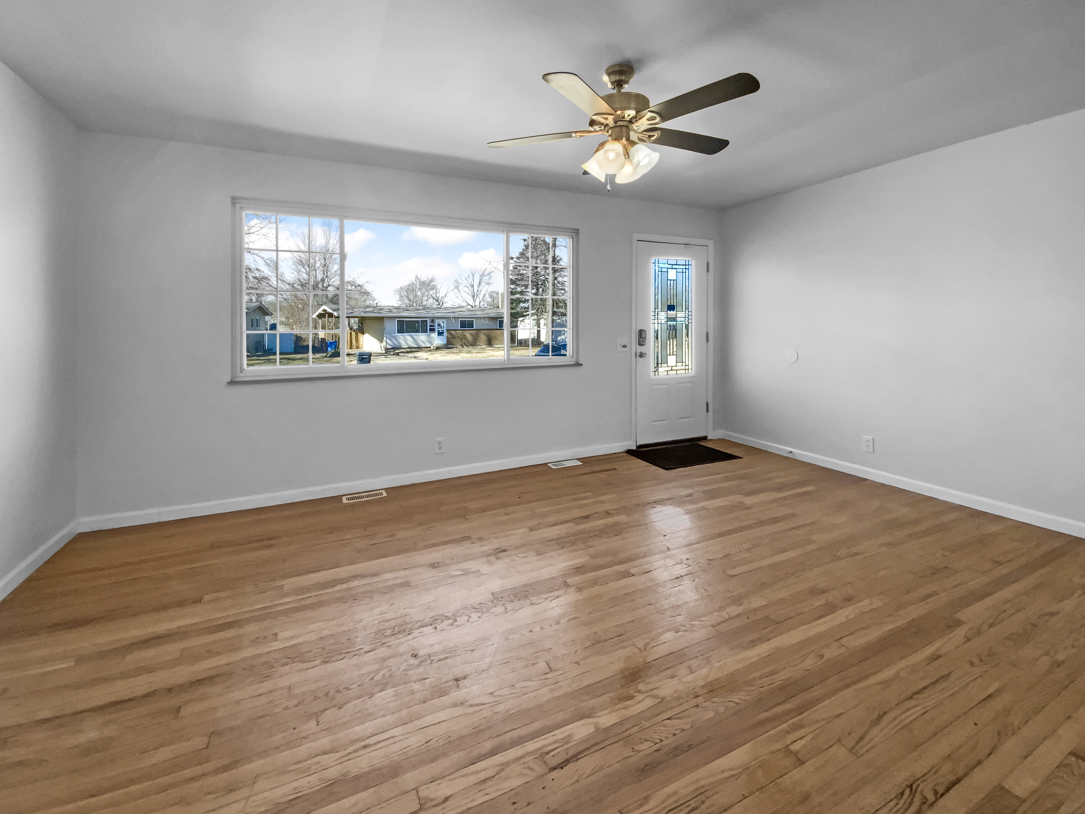 Photo 3 of 18 of 2190 Love Ln, Florissant, MO