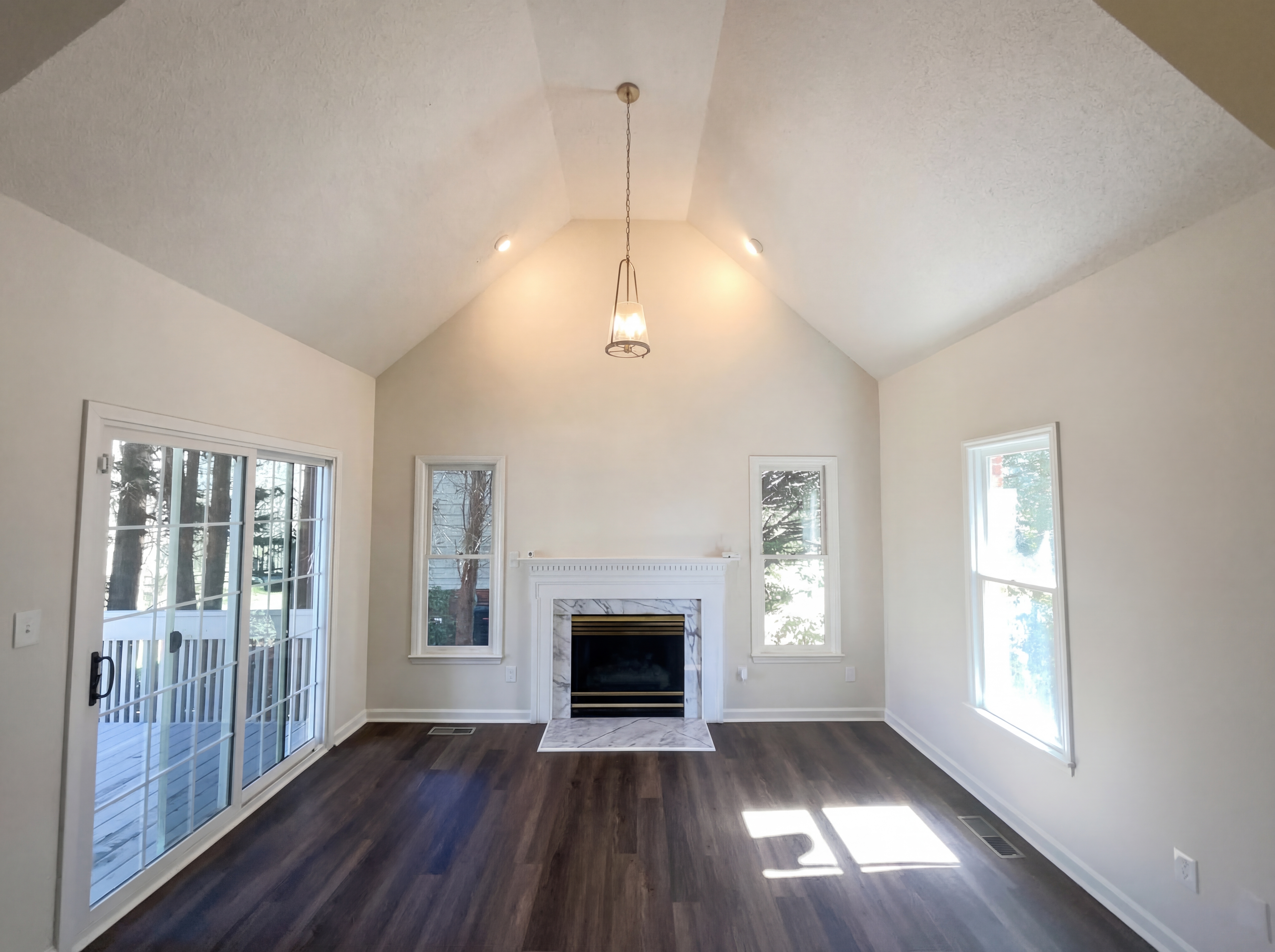 Photo 3 of 22 of 905 Kensal Green Dr, Kernersville, NC