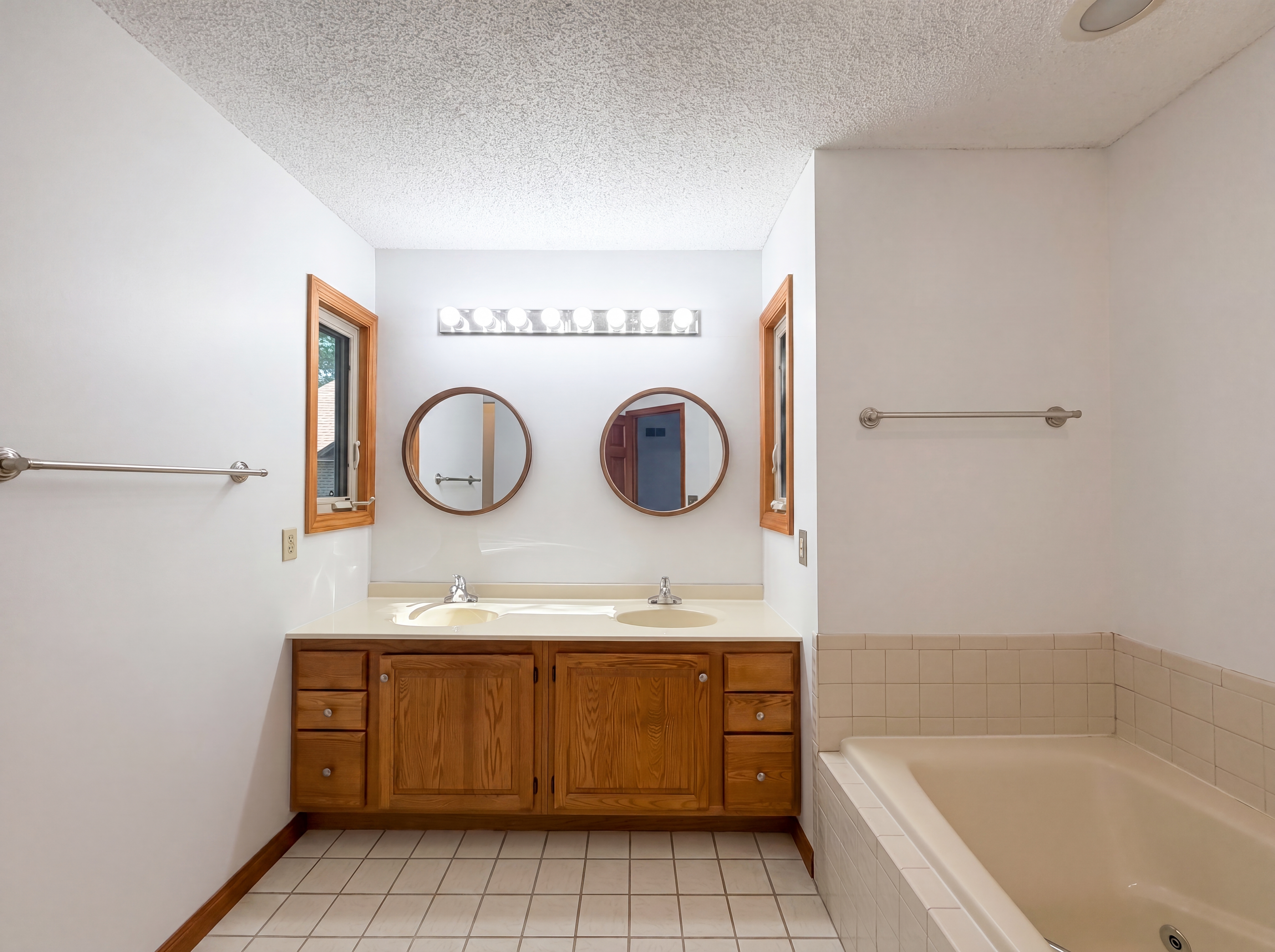Photo 9 of 23 of 2129 Greenpine Dr, Cincinnati, OH