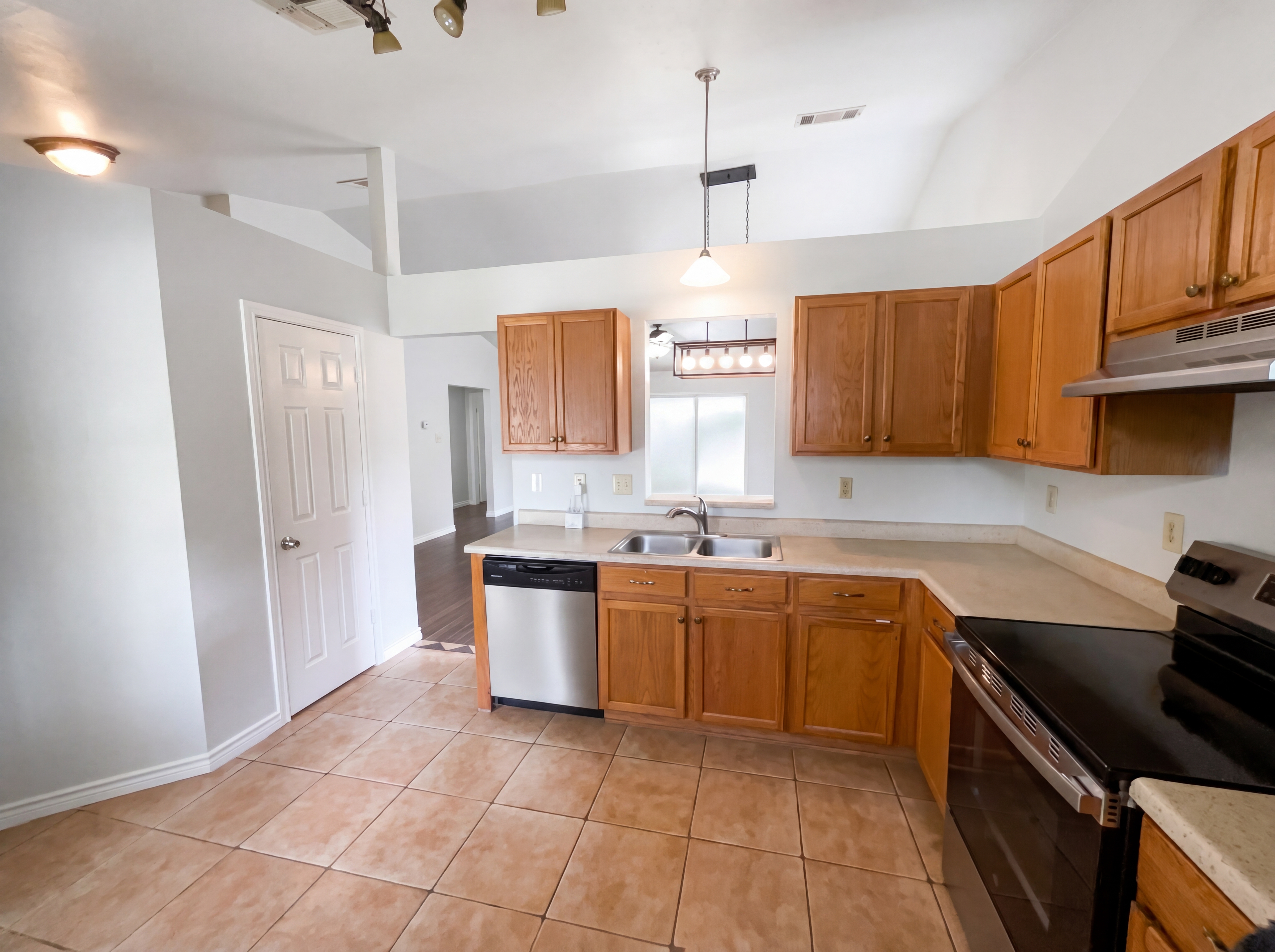 Photo 7 of 17 of 7222 Artisan Ln, San Antonio, TX