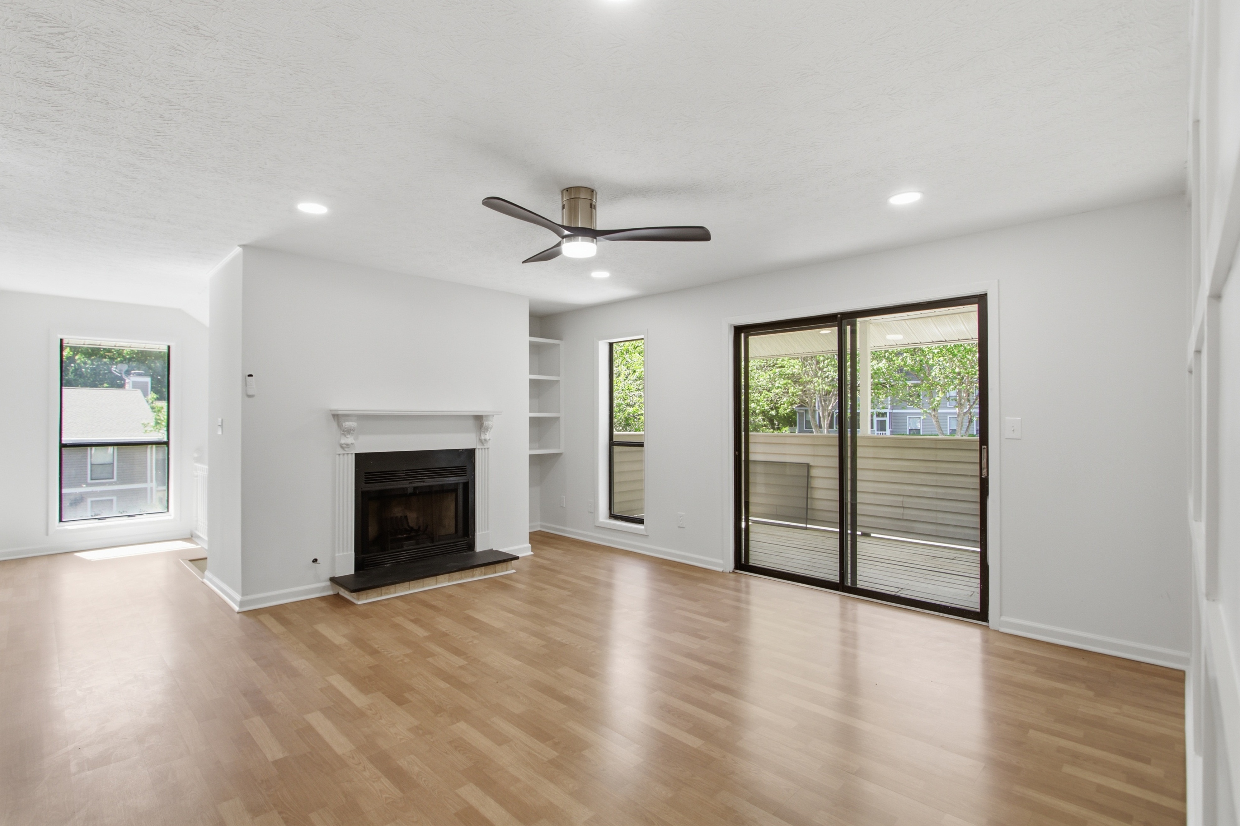 Photo 3 of 19 of 1107 Wynnes Ridge Cir SE, Marietta, GA