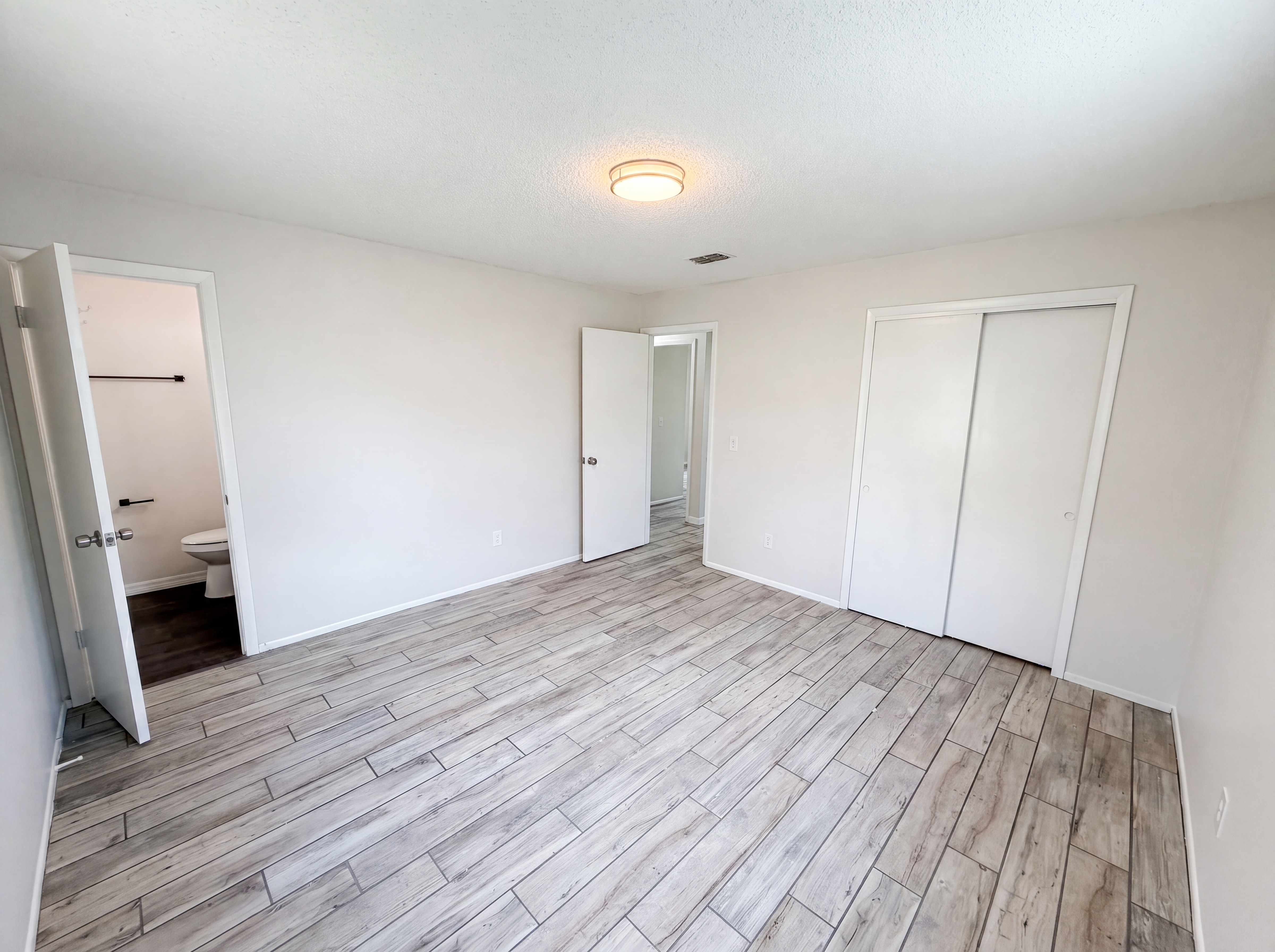 Photo 15 of 26 of 2922 Xavier Ct, Orlando, FL