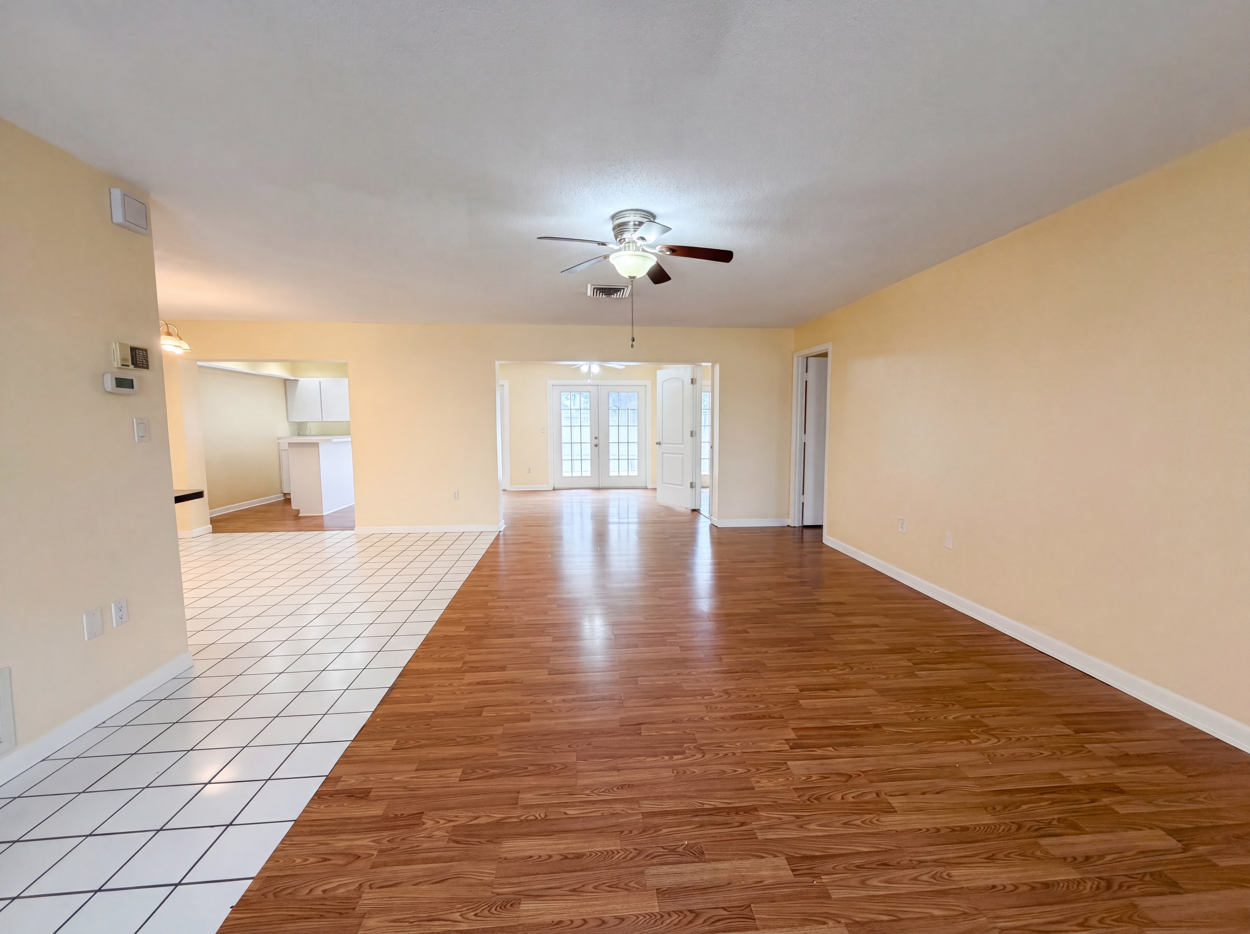 Photo 3 of 39 of 1301 Lucaya Ave, Venice, FL
