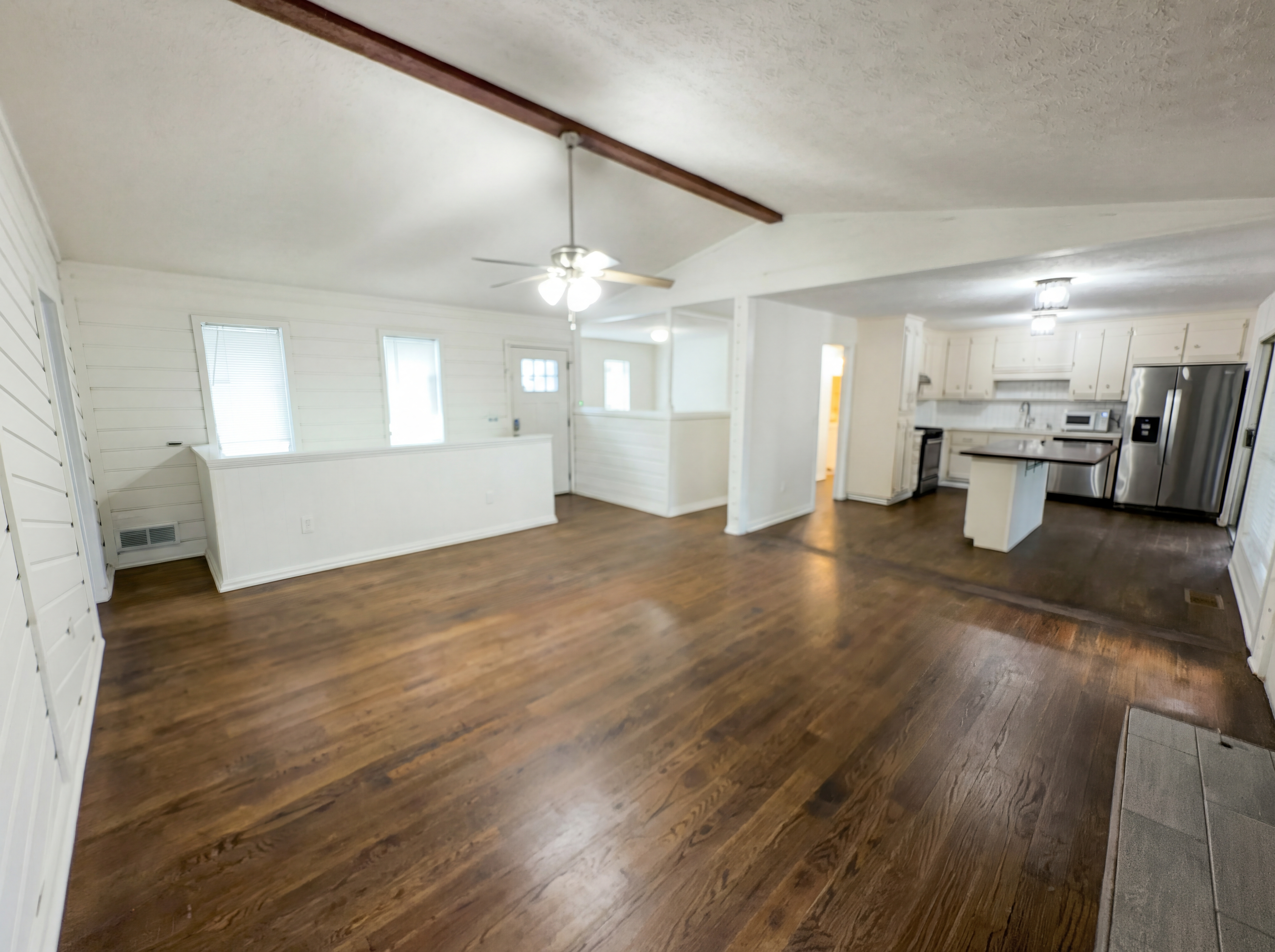 Photo 6 of 21 of 124 Creekview Dr, Woodstock, GA
