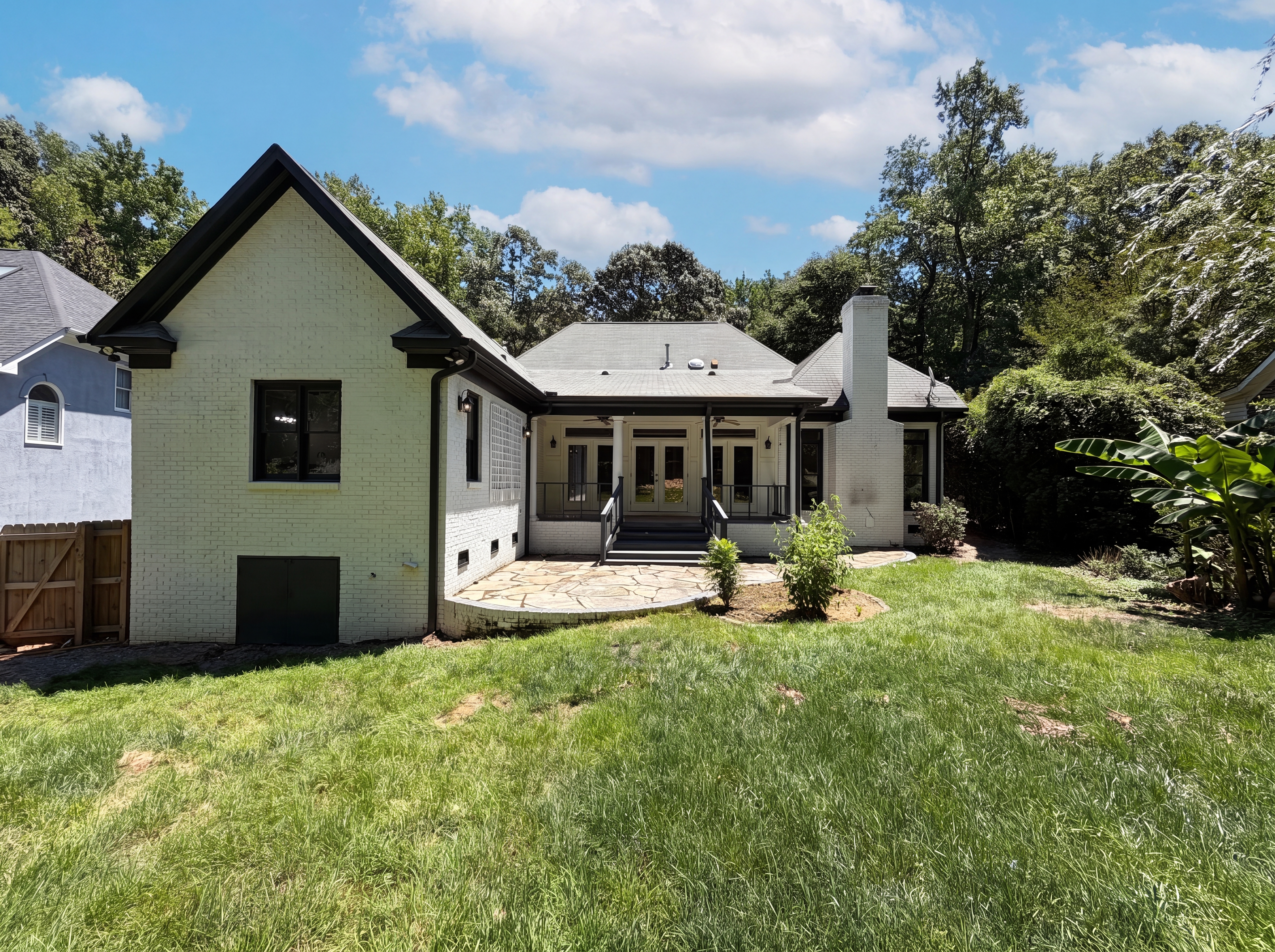 Photo 5 of 24 of 5309 Lancelot Dr, Charlotte, NC