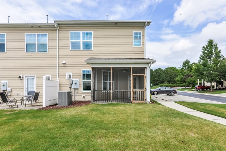 Photo 4 of 25 - 3862 Wild Meadow Ln, Wake Forest, NC 27587