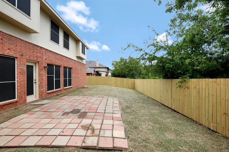 Photo 25 of 26 - 5716 Wimbledon Cir, Haltom City, TX 76137