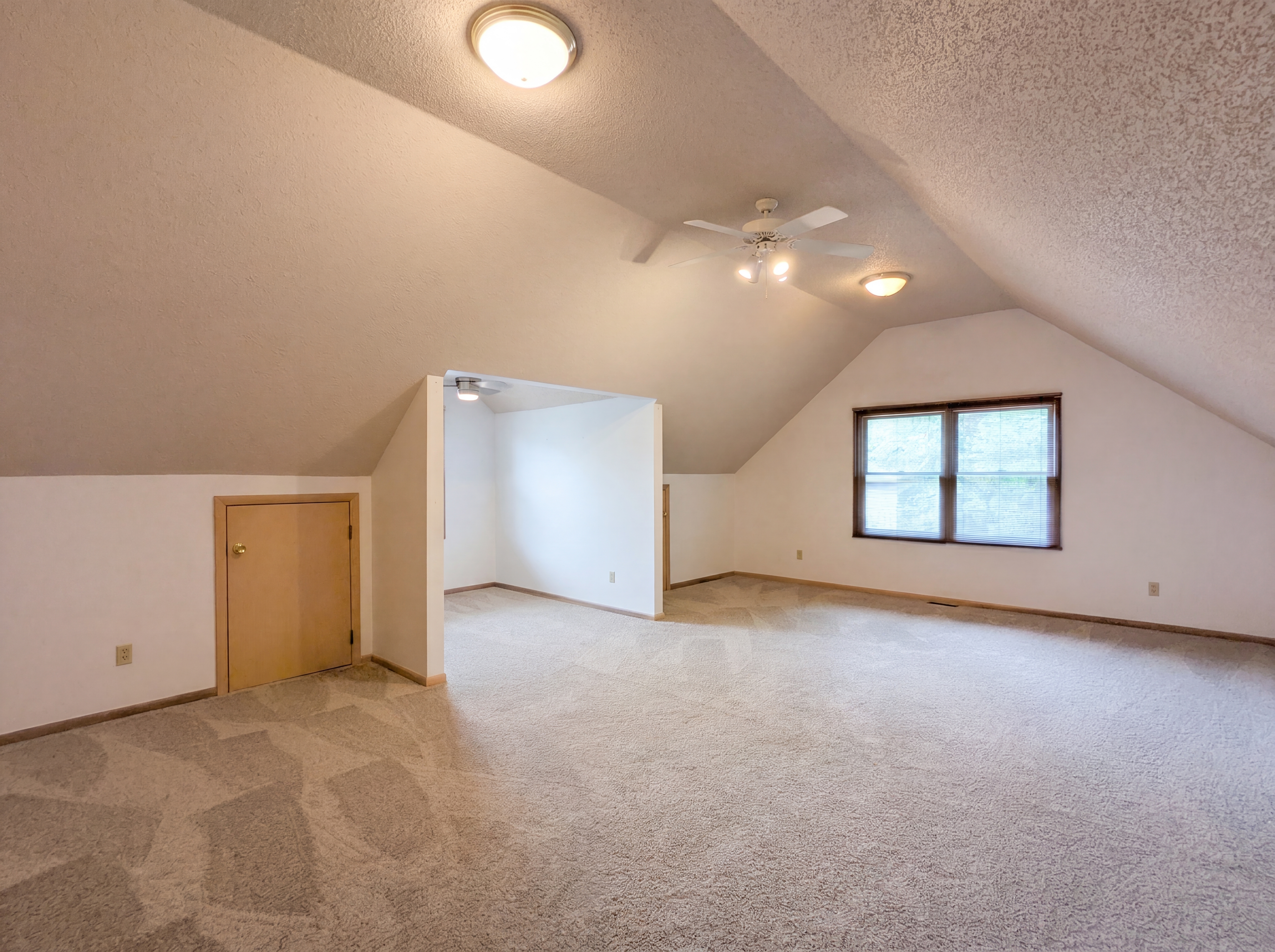 Photo 13 of 33 of 7550 James Dr, North Royalton, OH