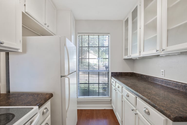 Photo 14 of 25 - 7317 Kingswood Cir, Fort Worth, TX 76133