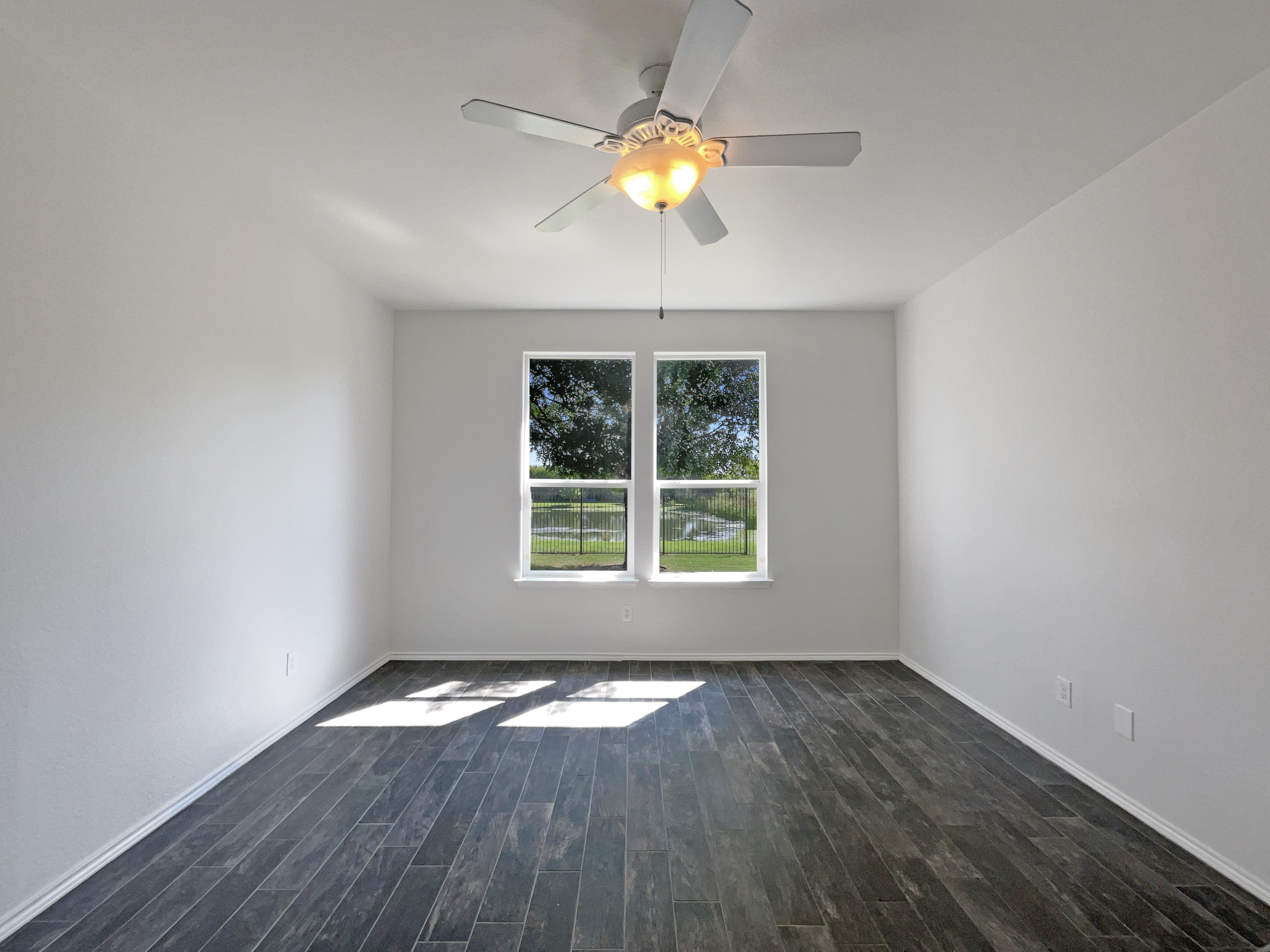 Photo 5 of 20 of 8700 Navigation Dr, Fort Worth, TX
