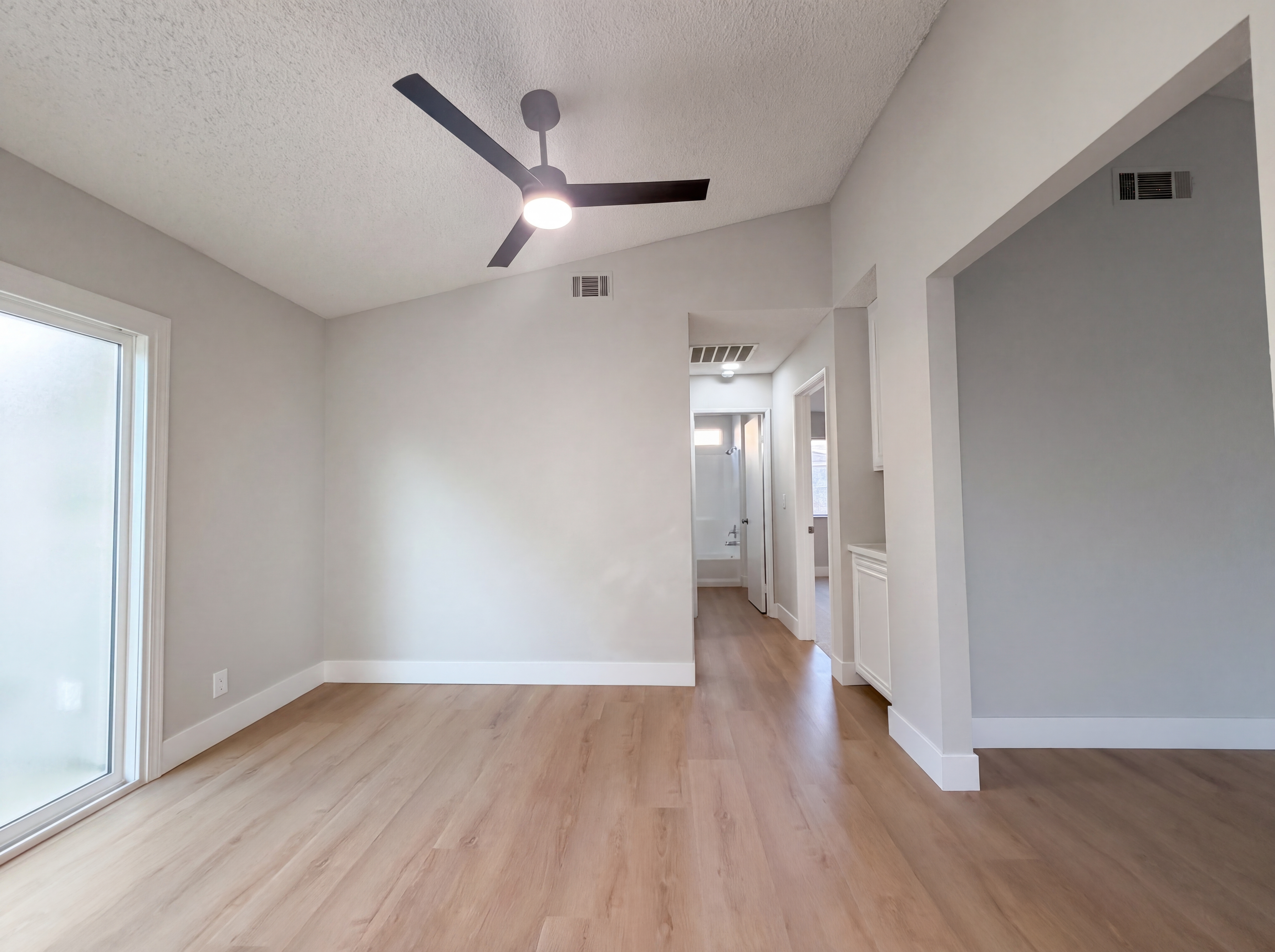 Photo 14 of 23 of 2553 E Avenue J4, Lancaster, CA