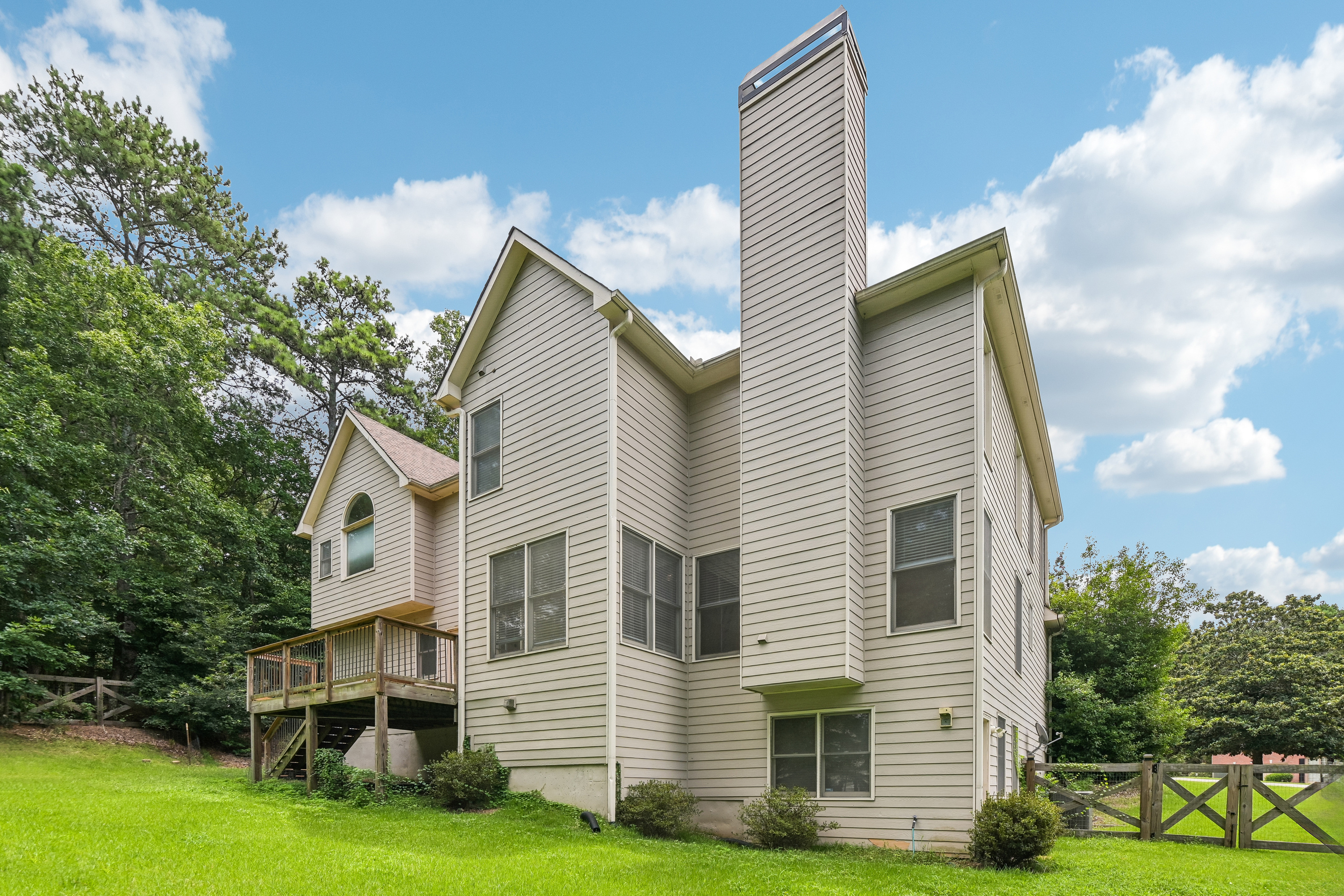 Photo 7 of 63 of 905 Yosemite Dr, Suwanee, GA