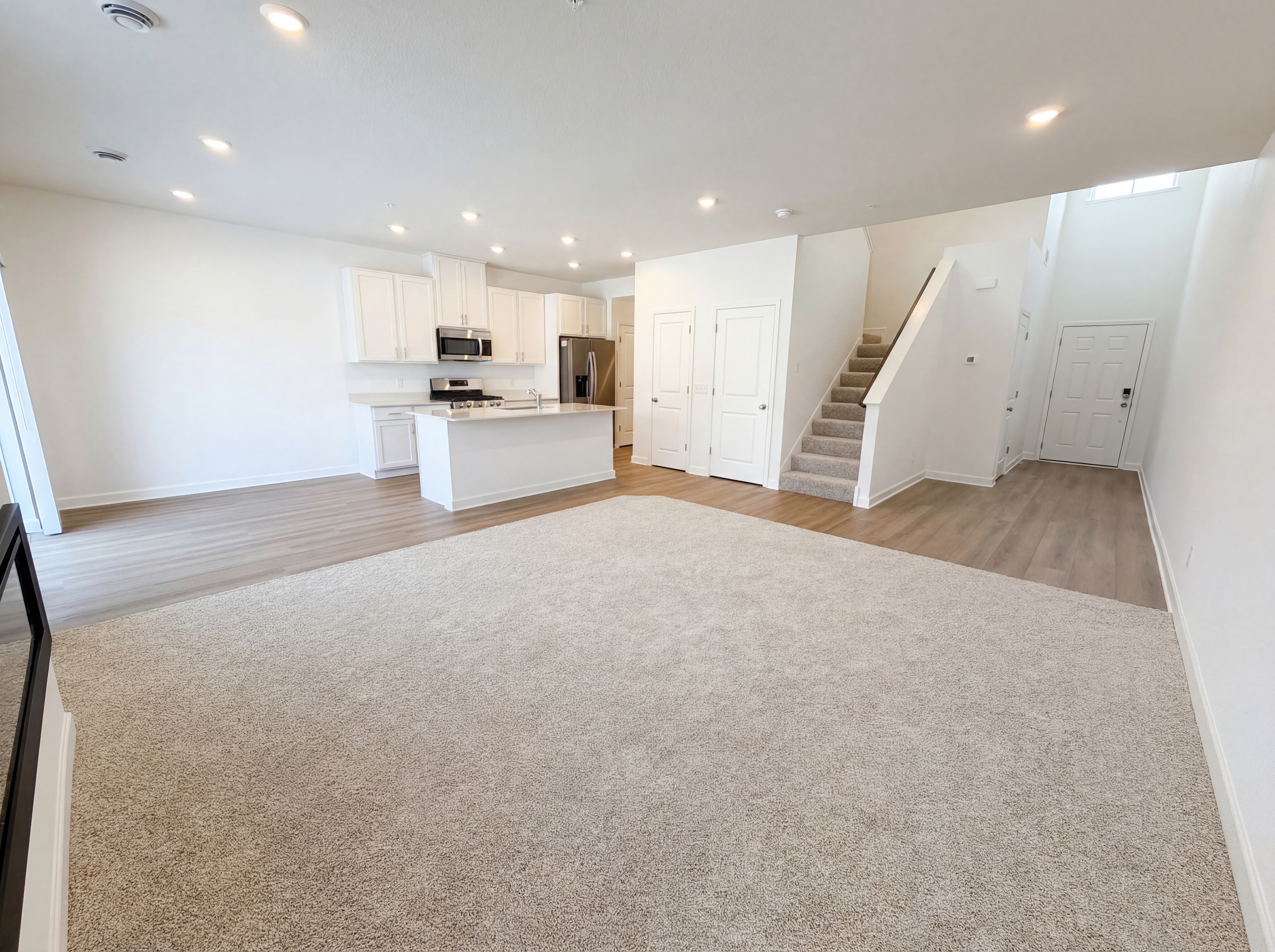 Photo 6 of 22 of 3022 Basswood St, Little Canada, MN