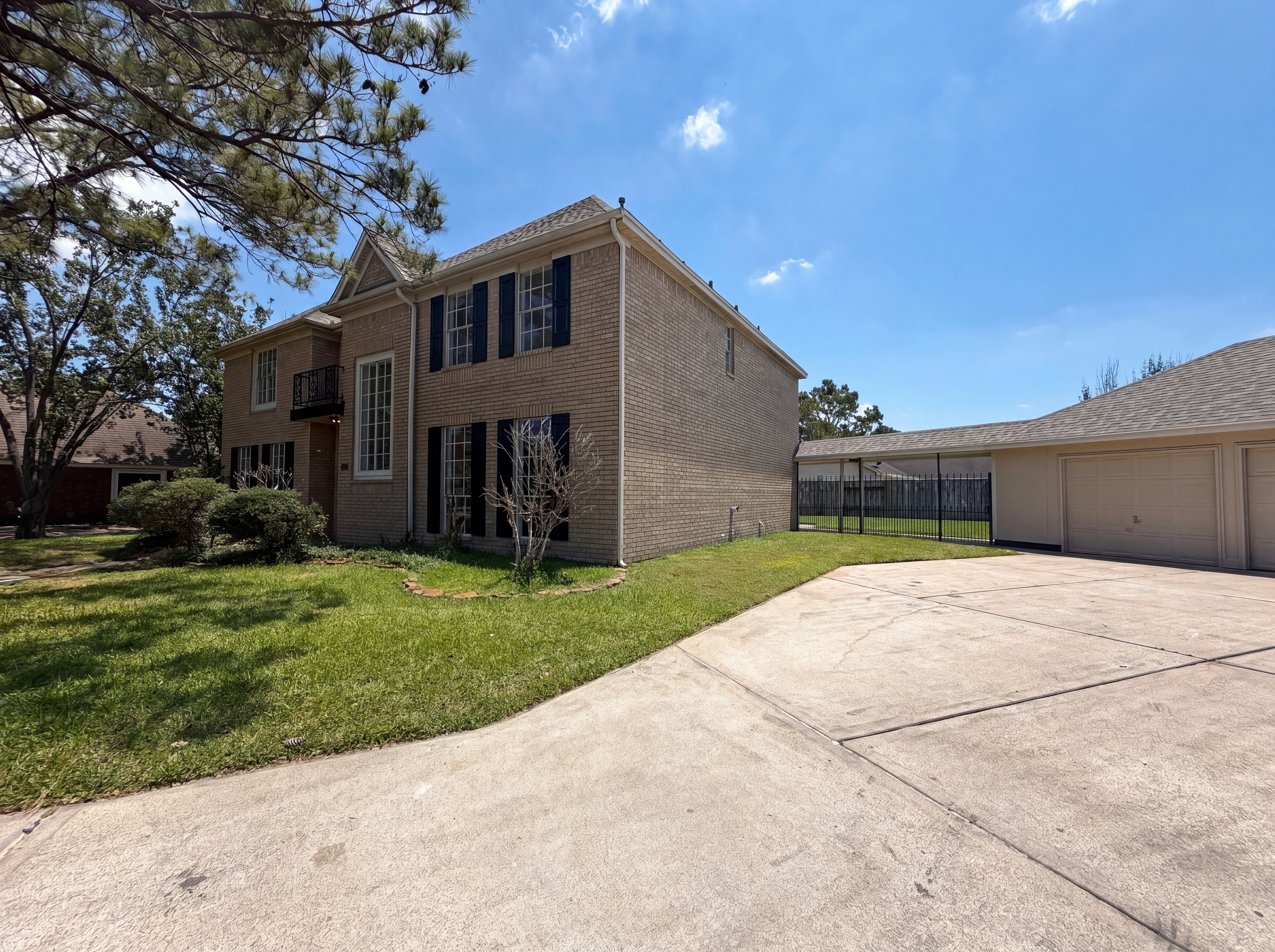 Photo 19 of 22 of 2124 Wimbleton Ct, Pearland, TX