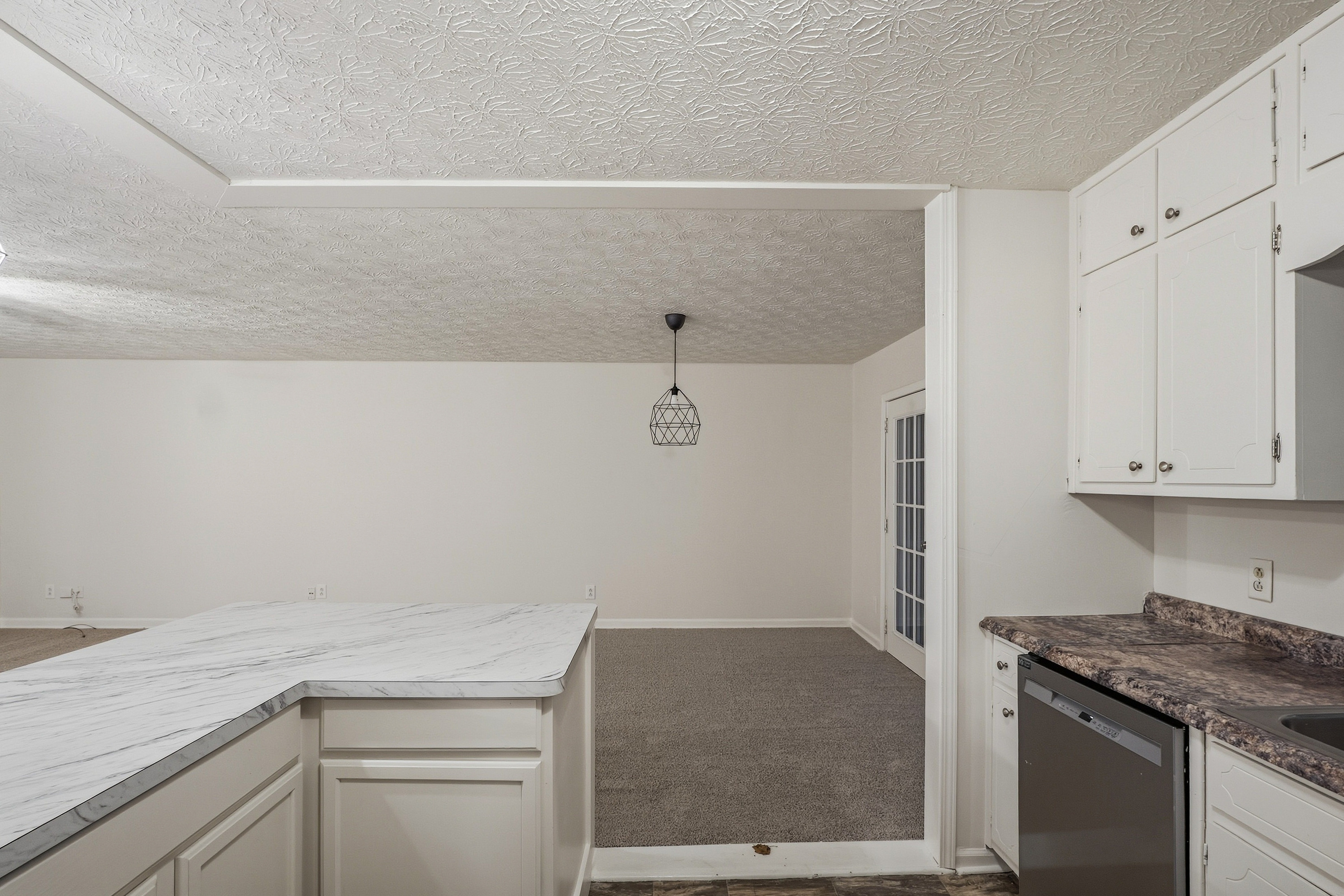Photo 9 of 27 of 4222 King James Ct, Snellville, GA