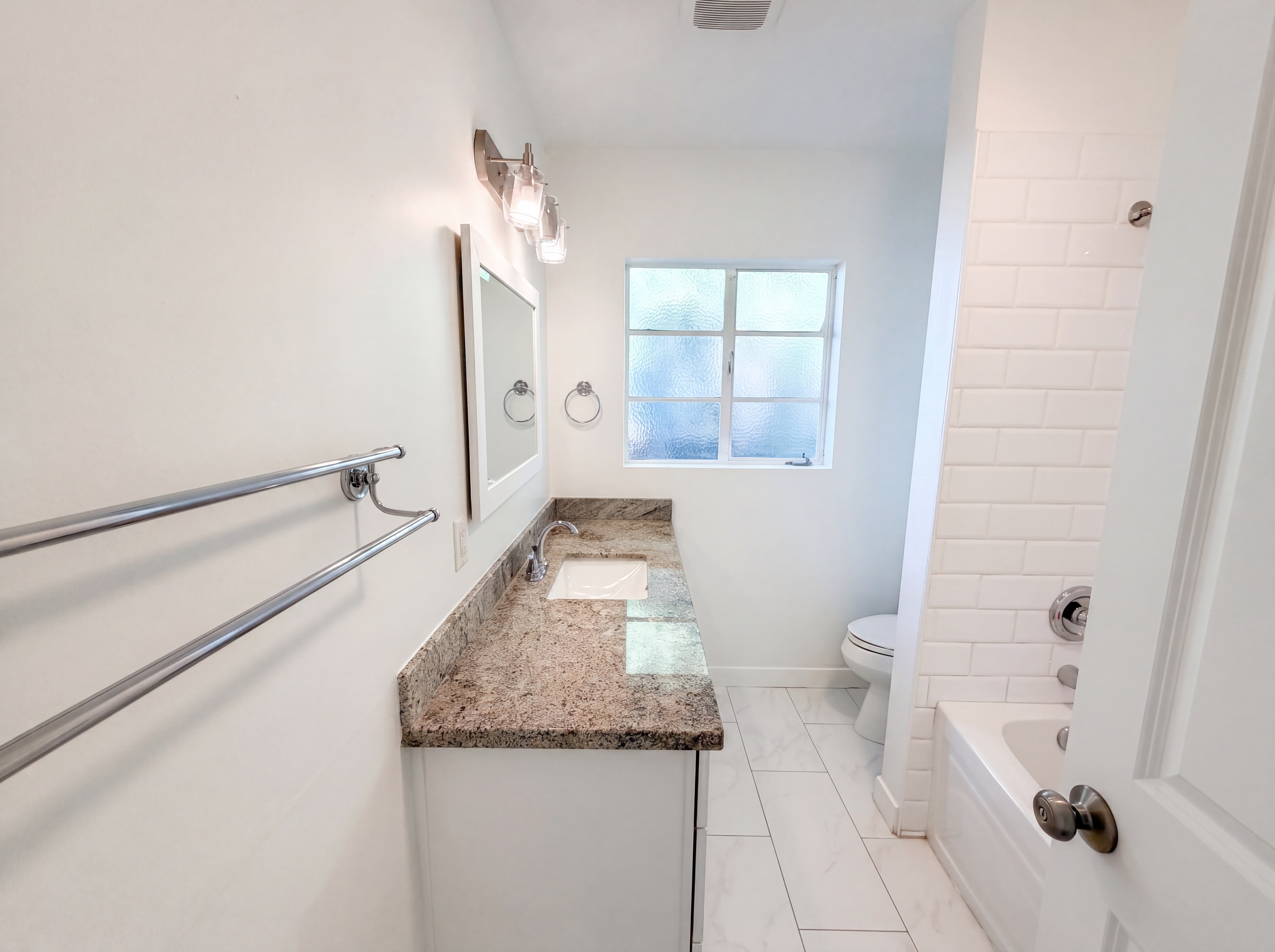 Photo 6 of 26 of 2402 W Anderson Ave, Phoenix, AZ